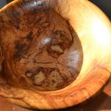 Coupe sur pied en bois d'olivier