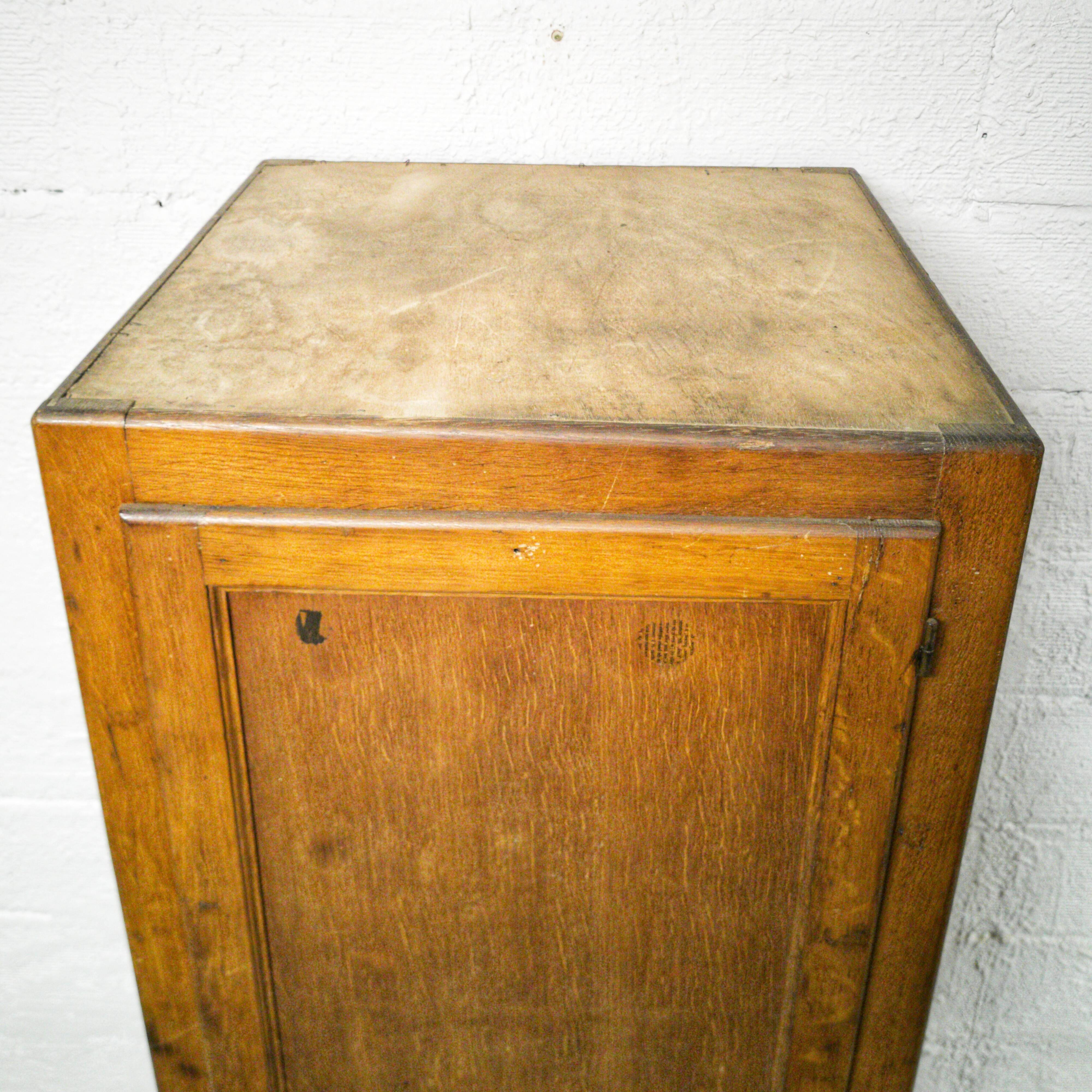 Armoire d'internat vintage