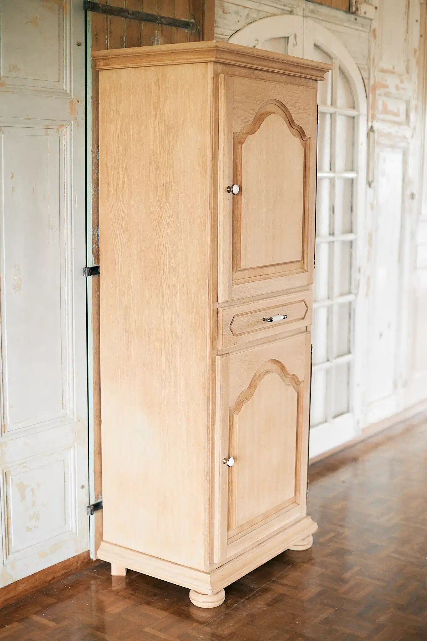 Vintage oak standing wardrobe "Giroflée"
