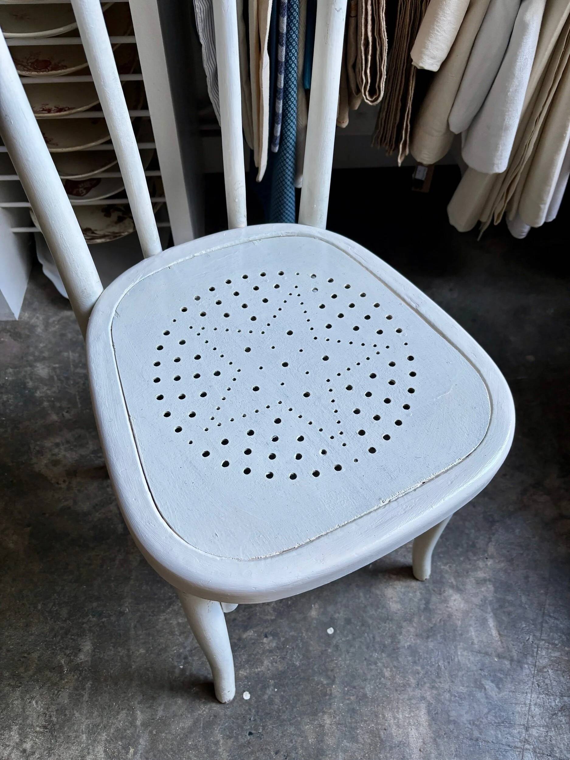 Chaise bistrot en hêtre blanc