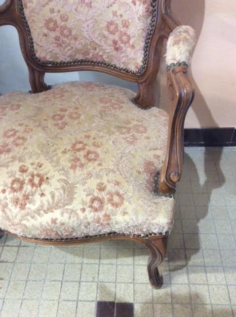 2 convertible armchairs