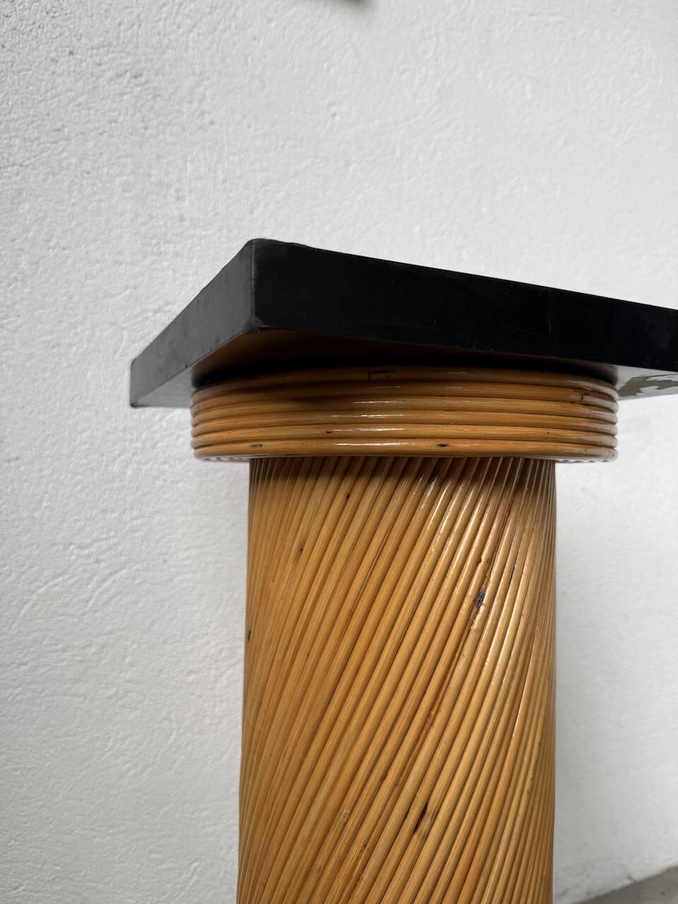 Crespi South Nursery Rattan Column