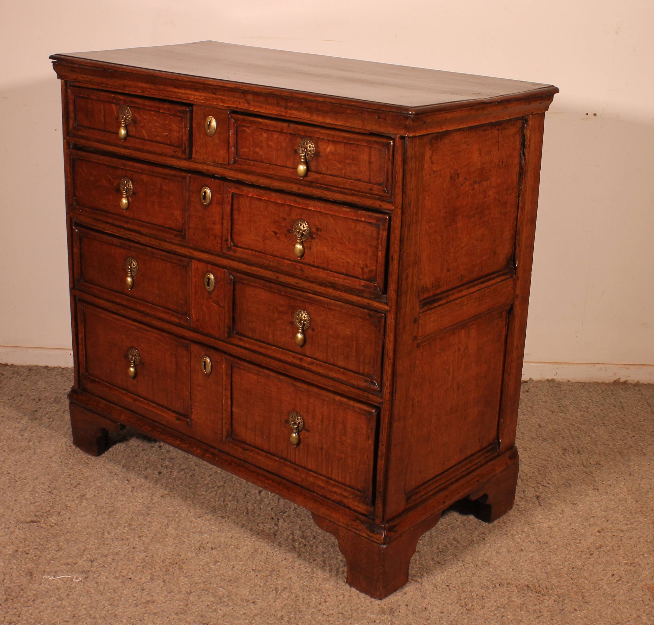 17th Century Oak Chest of Drawers - England