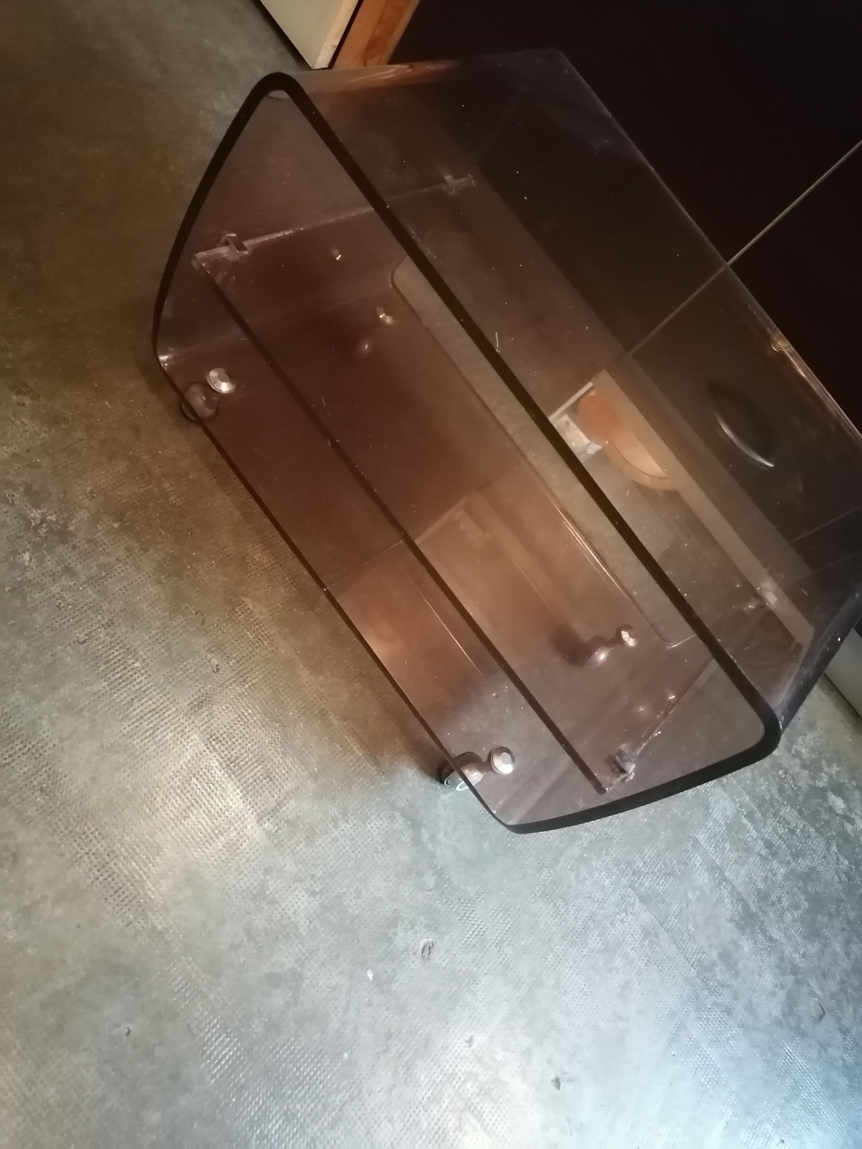 End of canae table castors plexi 1970