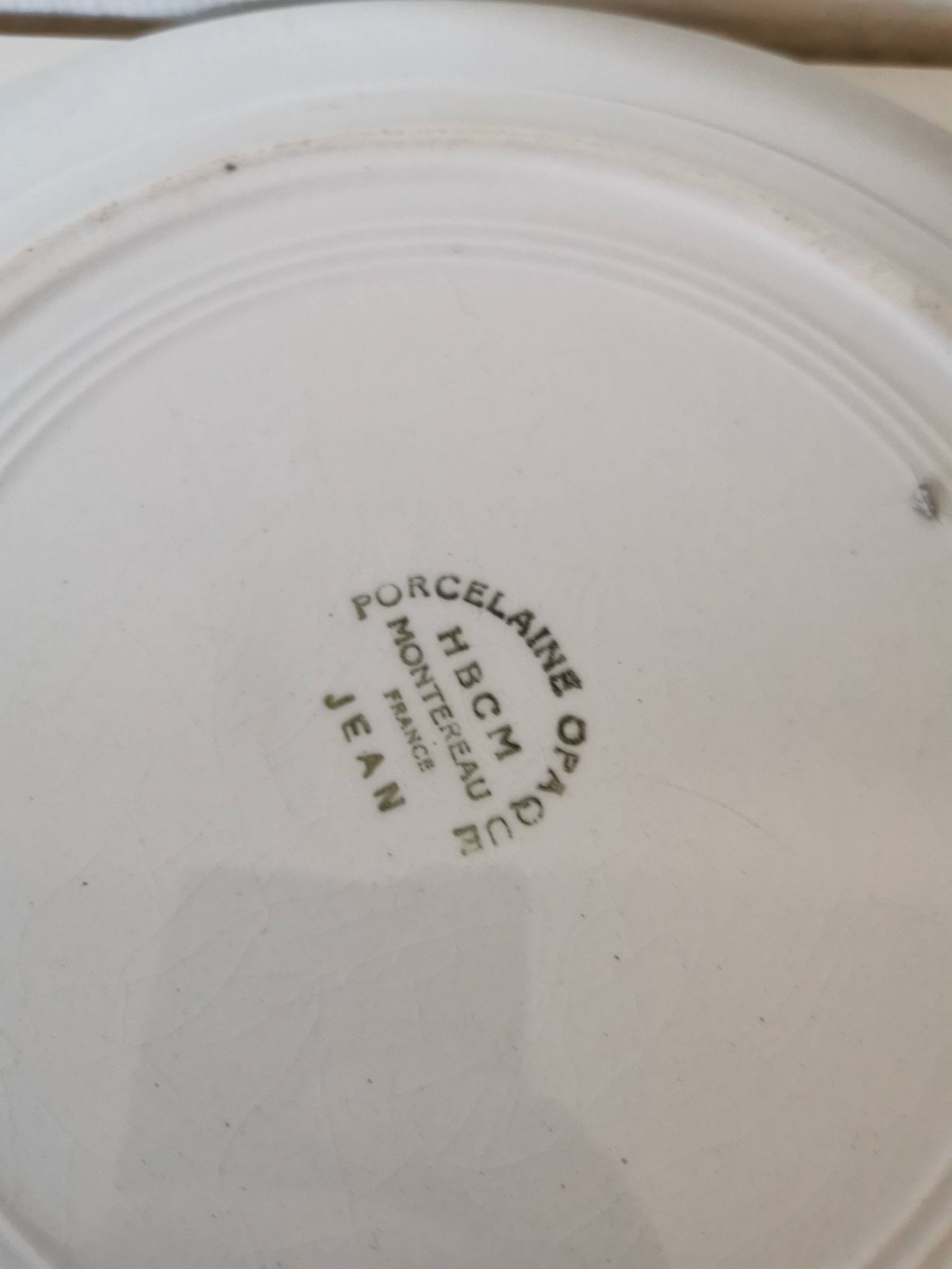 Creil et Montereau round serving dish, blue flower motif
