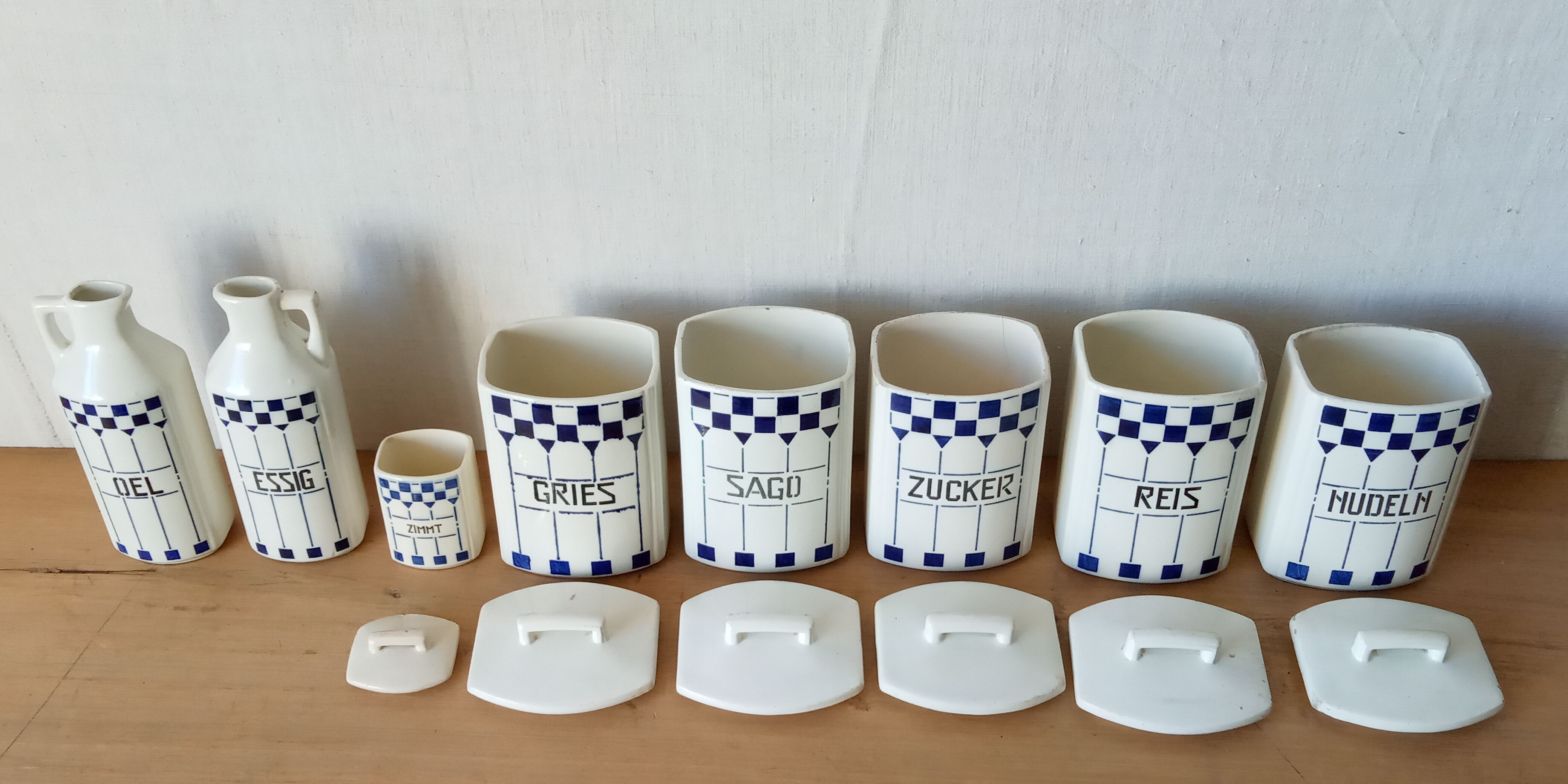 Series of spice pots, german oil, vinegar