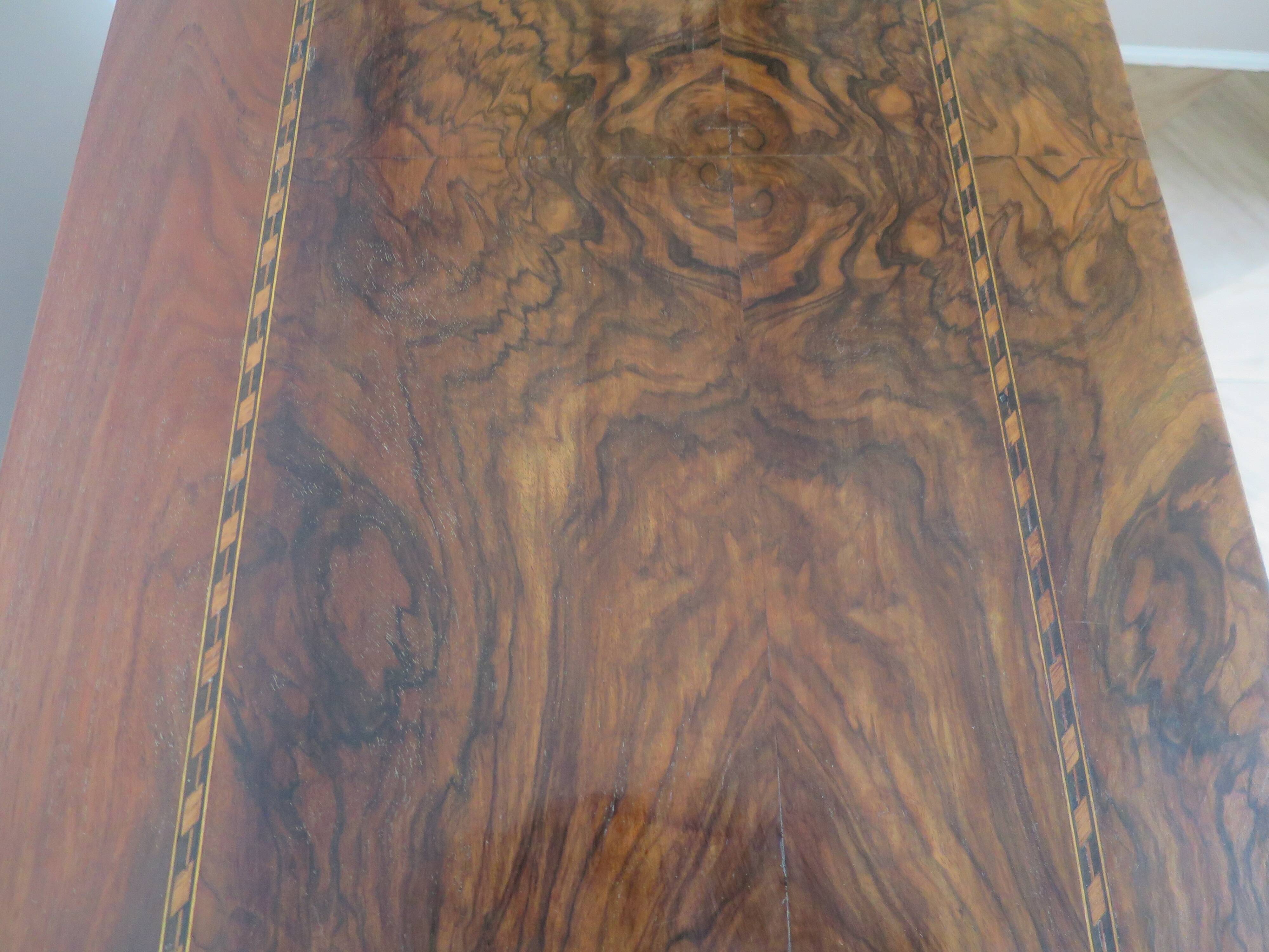Antique oak burr chest of drawers - 4 drawers - marquetry inlay from the early 21st century