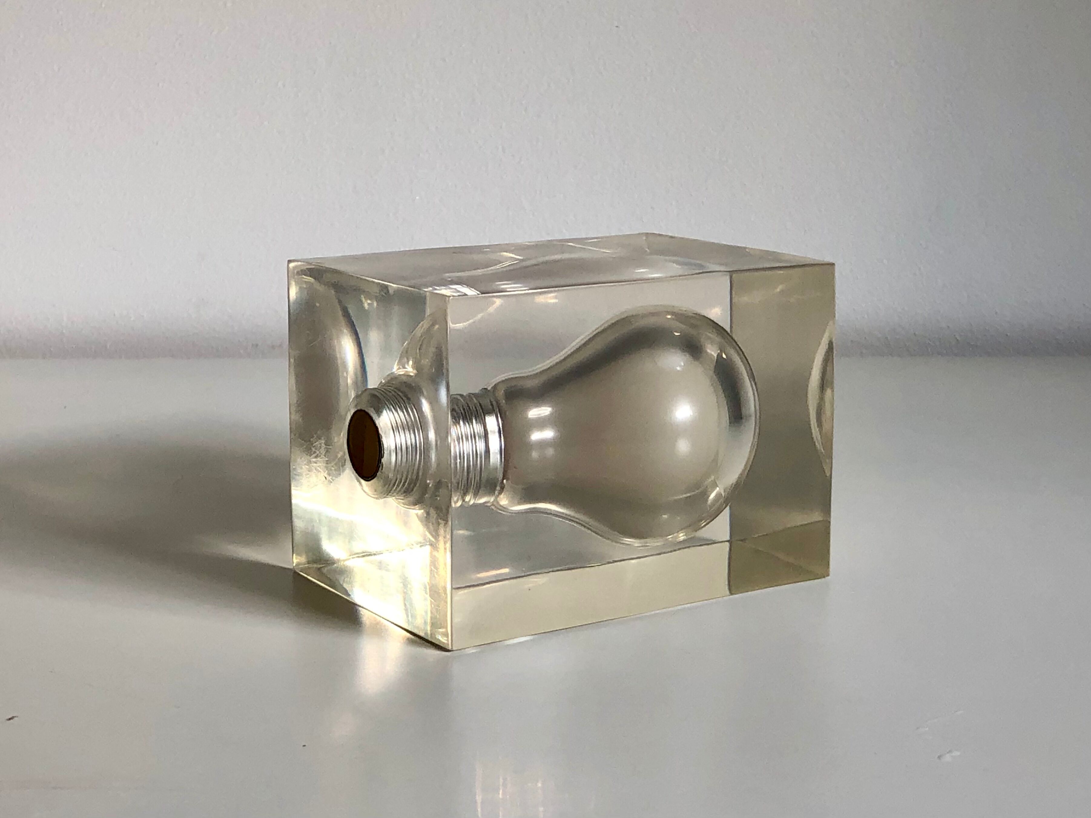 Sculpture inclusion in resin of a blue phosphorescent bulb attributed to Pierre Giraudon, 1970