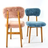 Chaises rose et bleue
