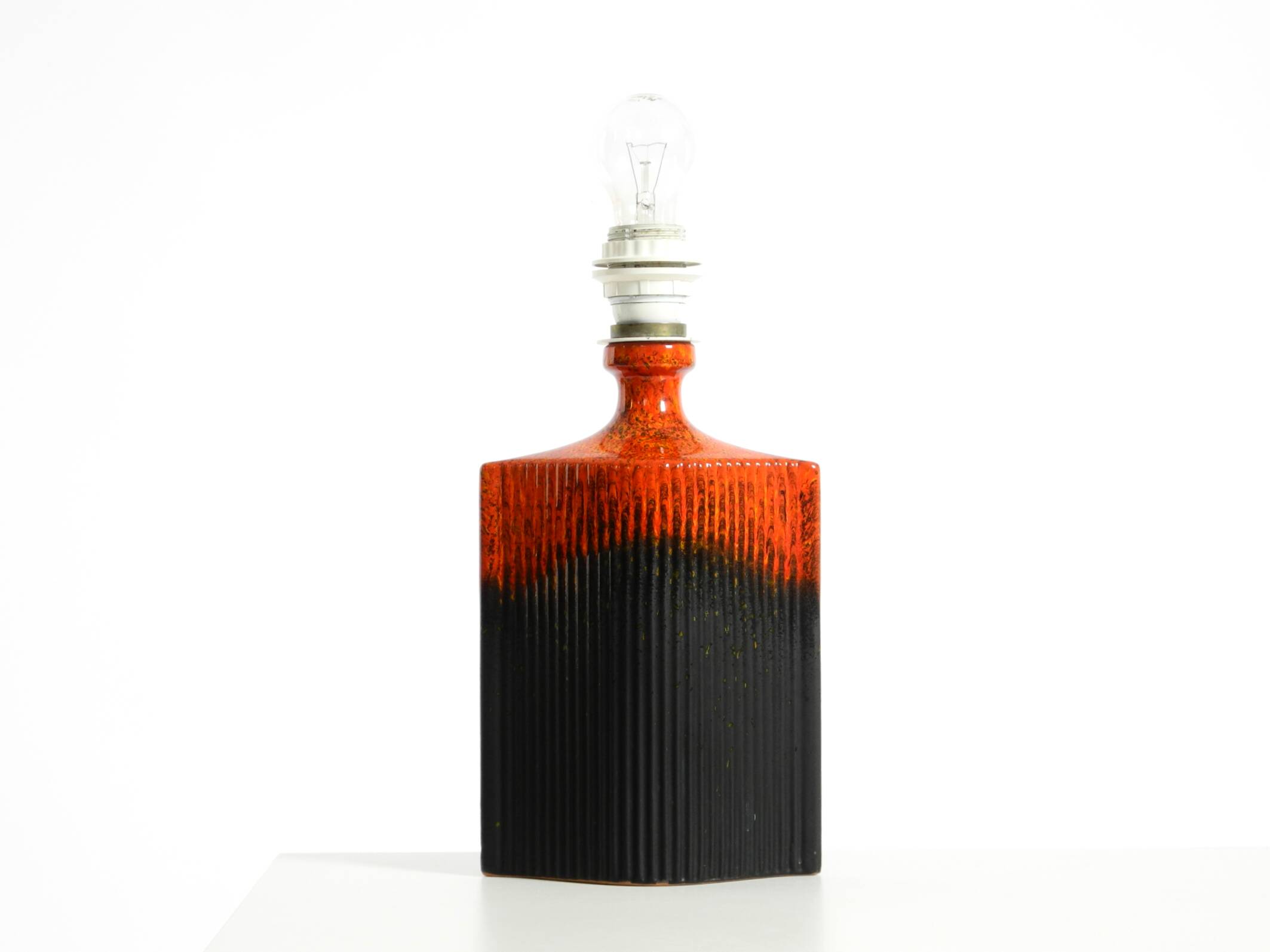 Unique 1960s ceramic table lamp in red and black by Kaiser Leuchten