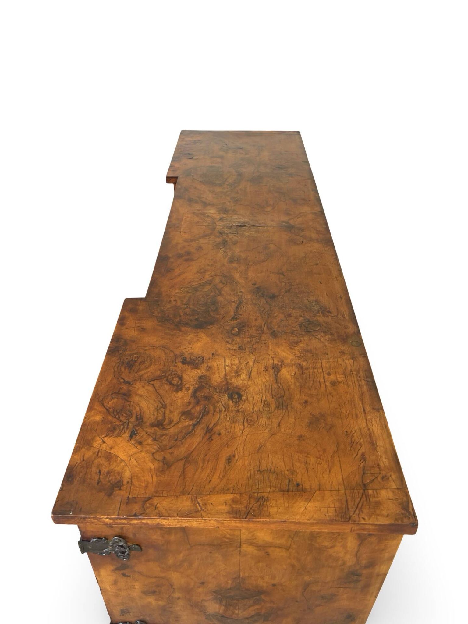 Buffet en noyer burr italien, années 1930.
