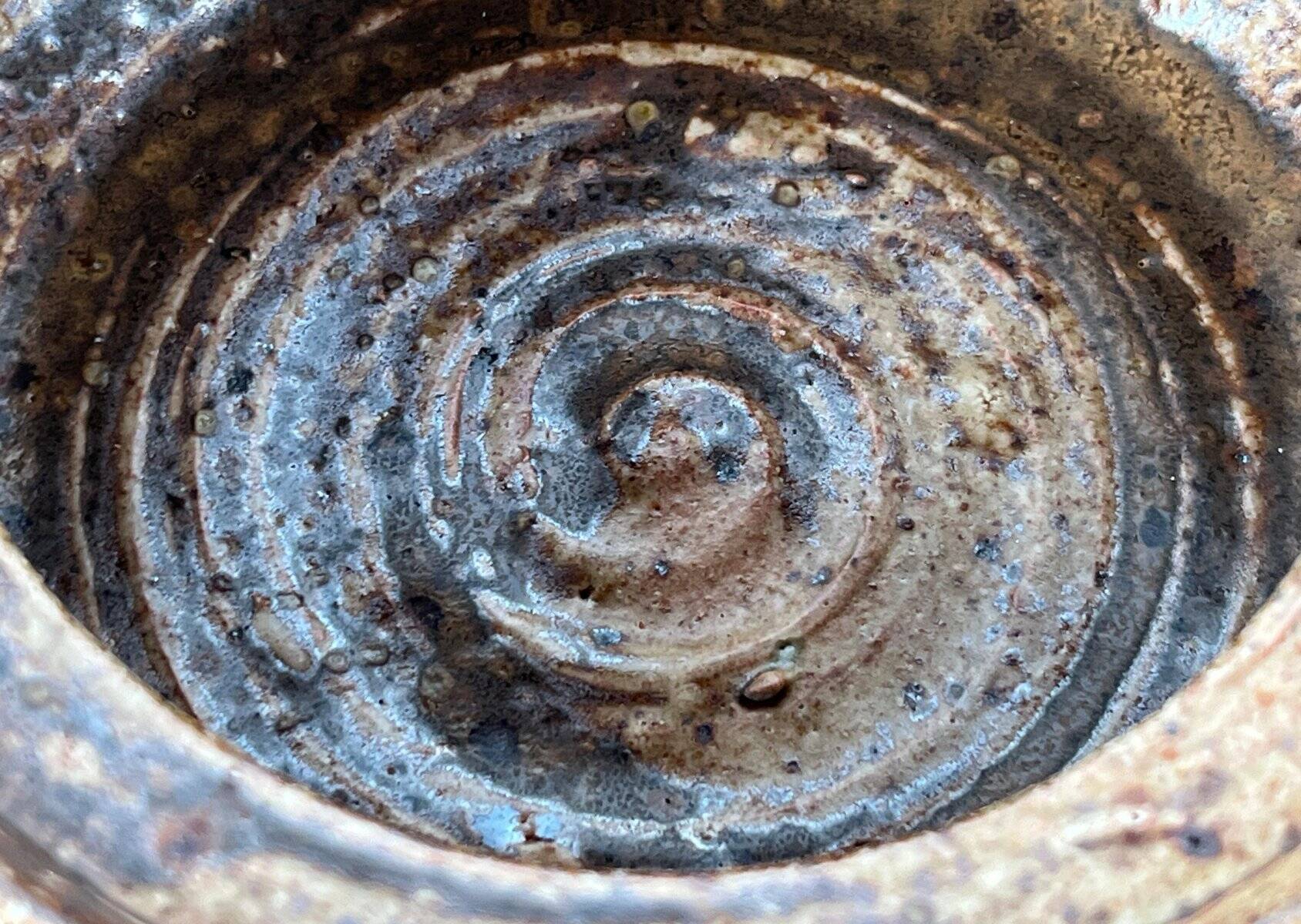 Danish studio pottery bowl from the mid-century by Tue Poulsen for Tue Keramik, 1960s.