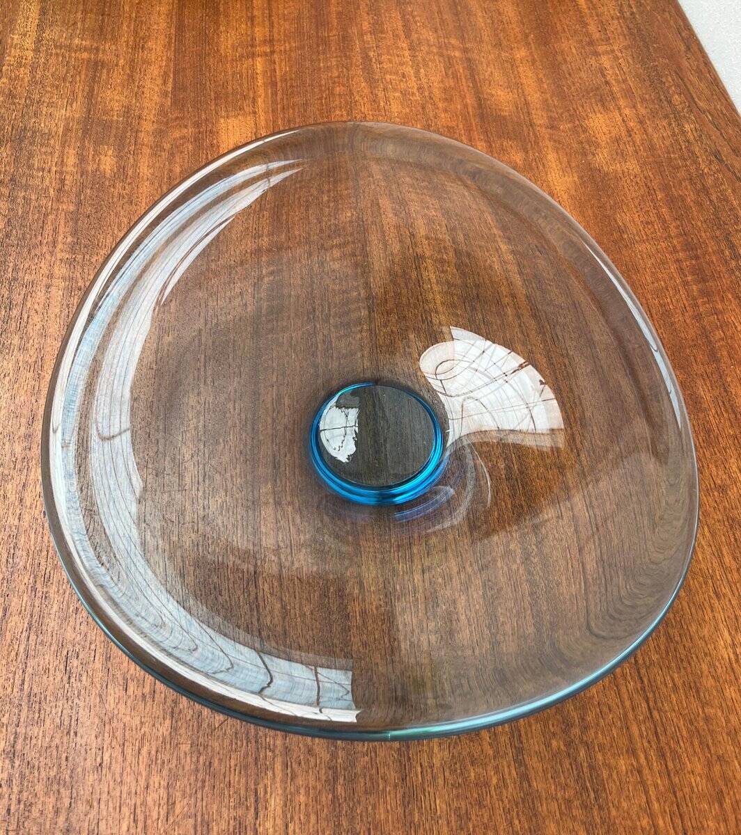 Art glass bowl from the Mid-Century Danish Thule series by Per Lütken for Holmegaard, 1960s.