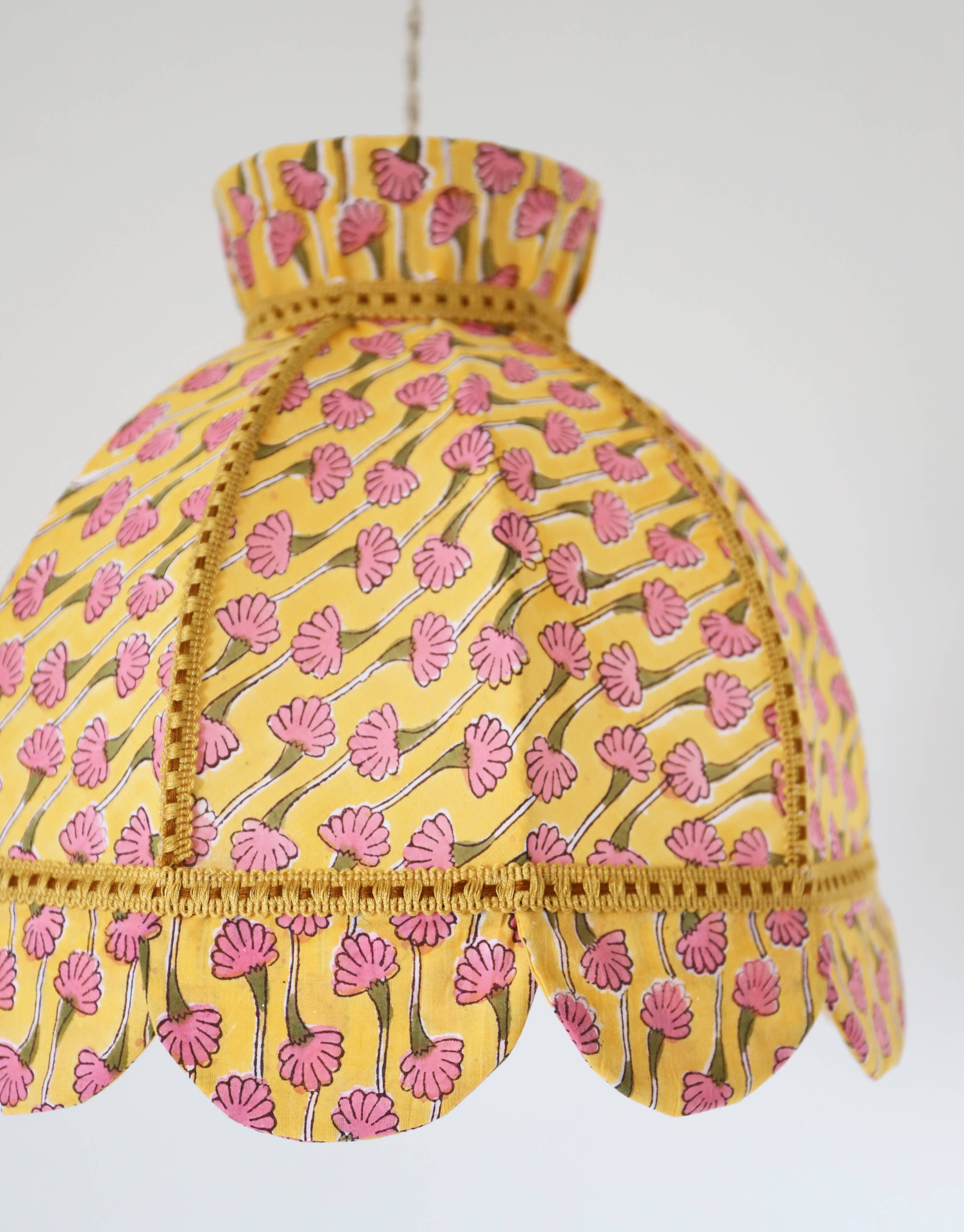 Printed textile suspension, dome shape with small crown