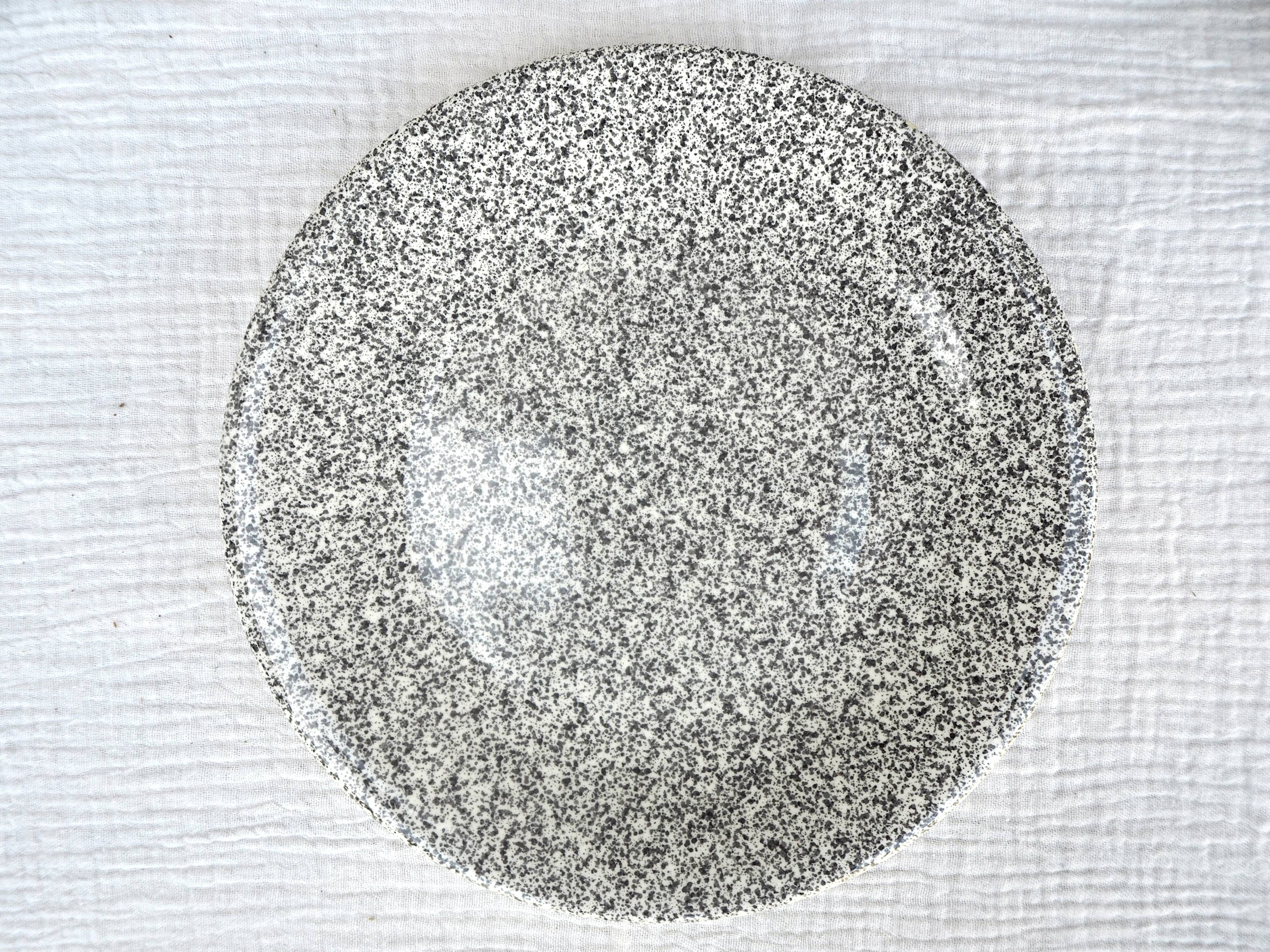 Set of 9 speckled dessert plates, Italy