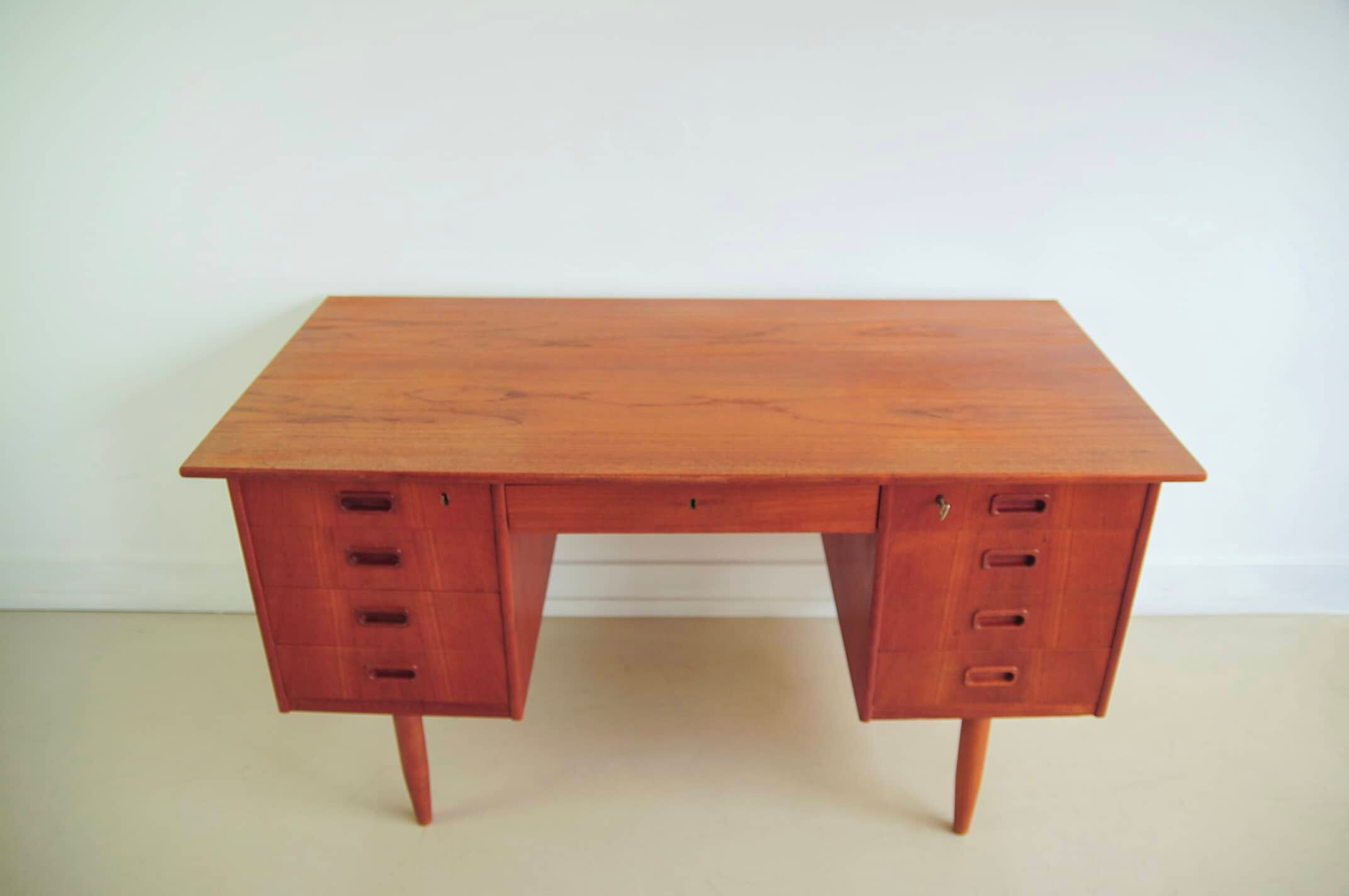 Bureau en teck massif danois vintage