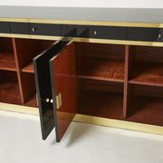 Enfilade laquée noire et laiton signée J.C. Mahey années 70