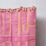 Traditional handmade Berber rug in pink, size 150 x 260 cm.