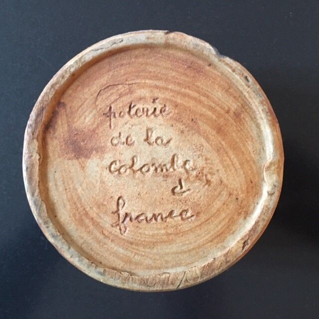 Terracotta pot of Dove Pottery