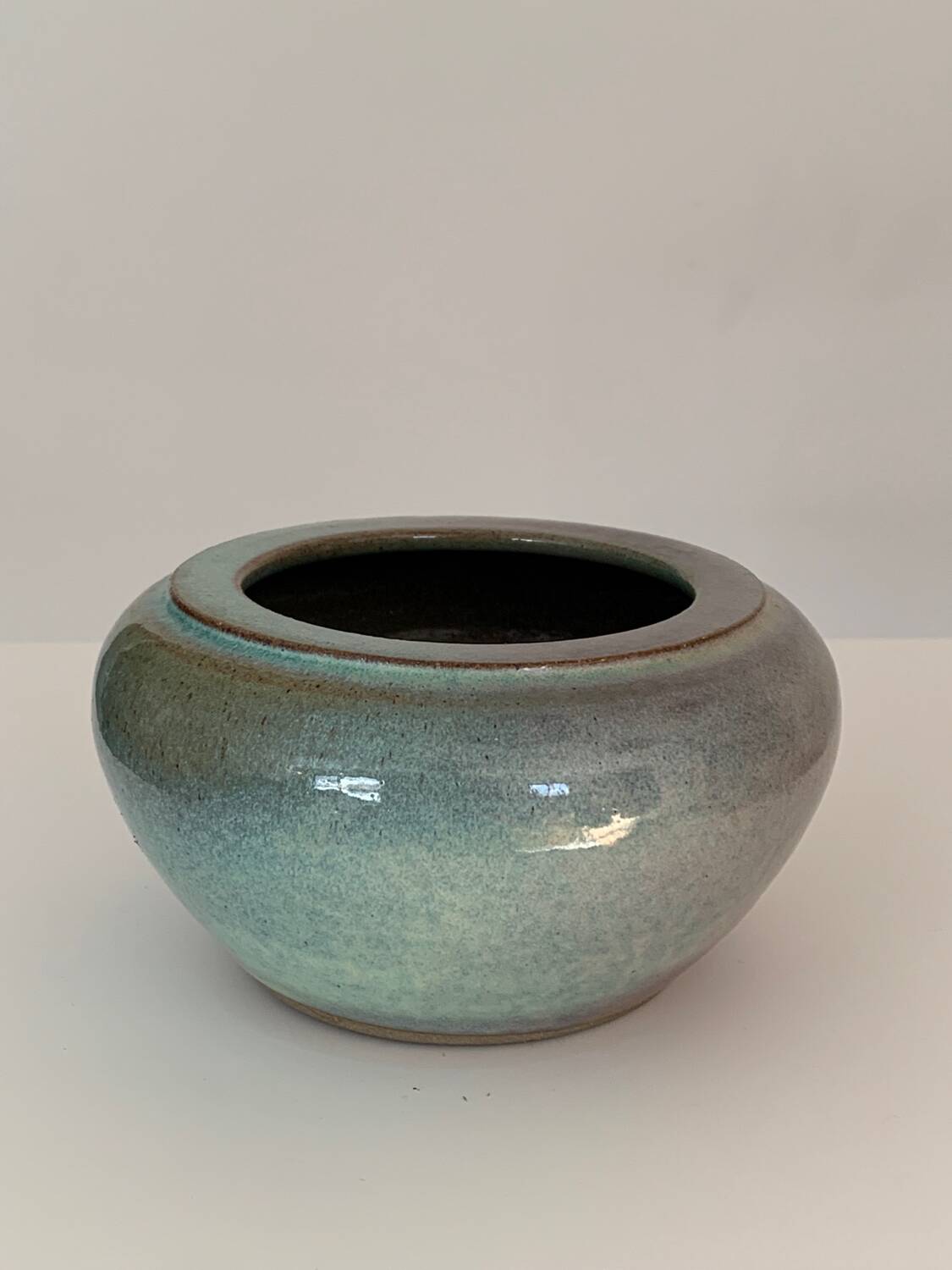 Empty pocket or pot holder in enamelled stoneware