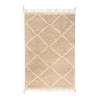 Tapis berbere beni ourain beige avec motifs losanges 245 x 155 cm