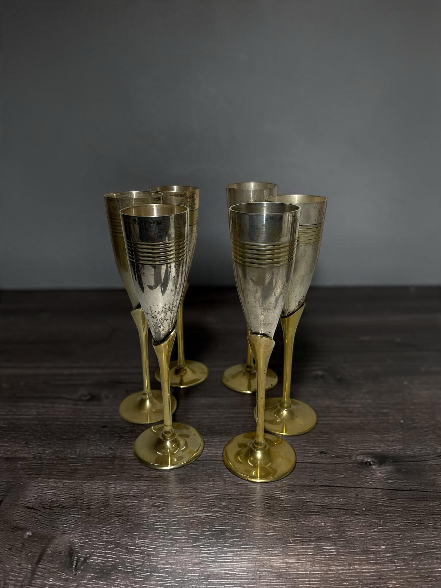 Set of 6 champagne flutes in brass and silver-plated metal – height 24 cm