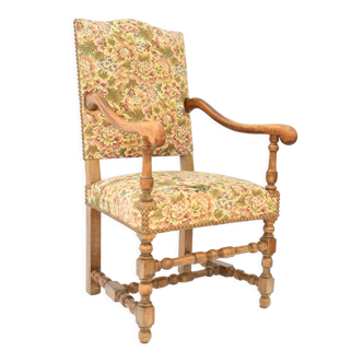 Natural wood armchair