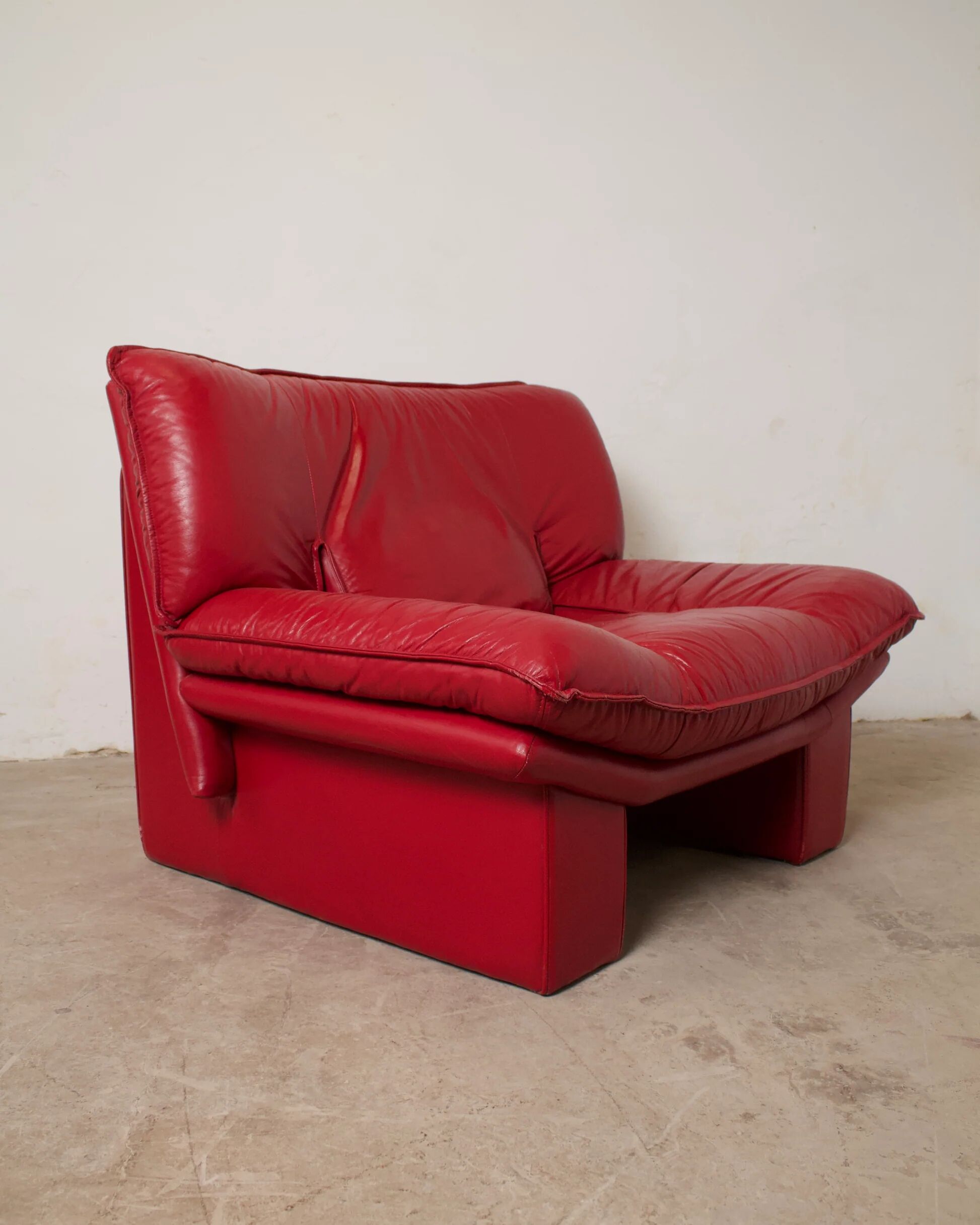 Vintage leather armchair "Ambassador", Nicoletti Salotti, Italy, 1980