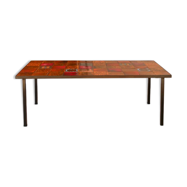 Table basse en céramique de Vallauris ocre et orange et fer noir, attribuée à la marque Roche-Bobois, 1970