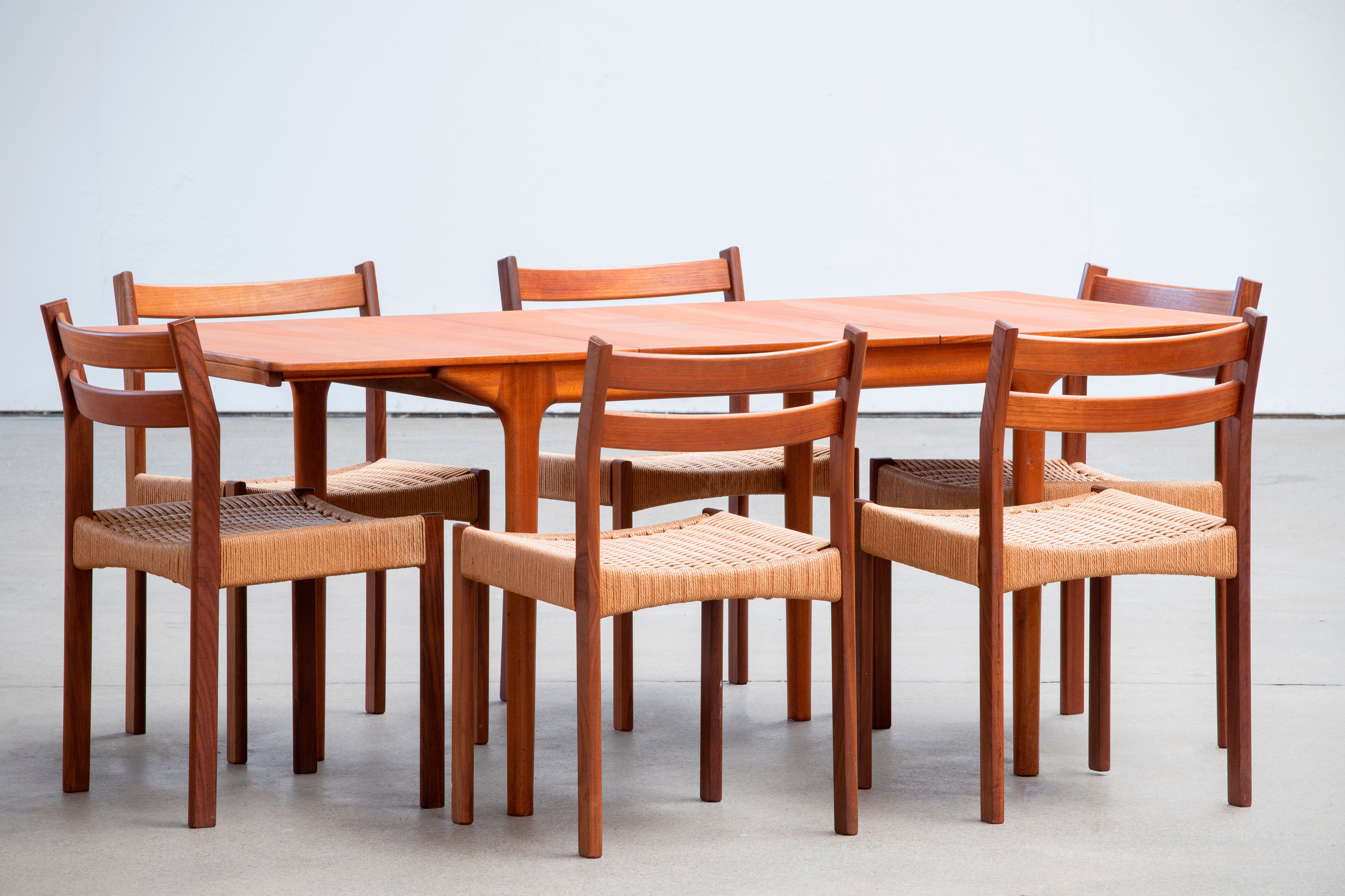 Vintage Scandinavian table design Macintosh 1960