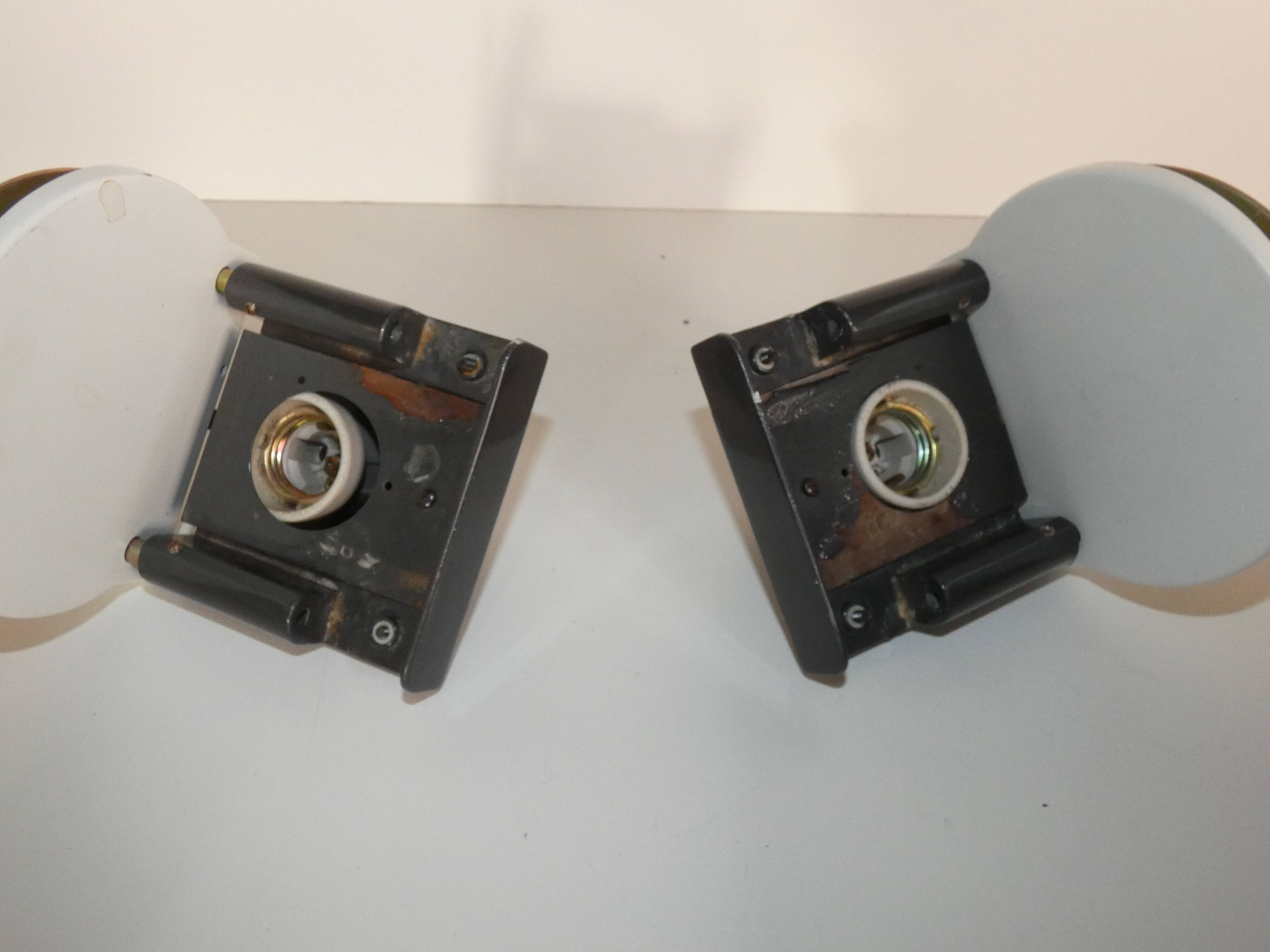 Pair appliques glass metal half-moon diva Enzio Didone arteluce circa 1980