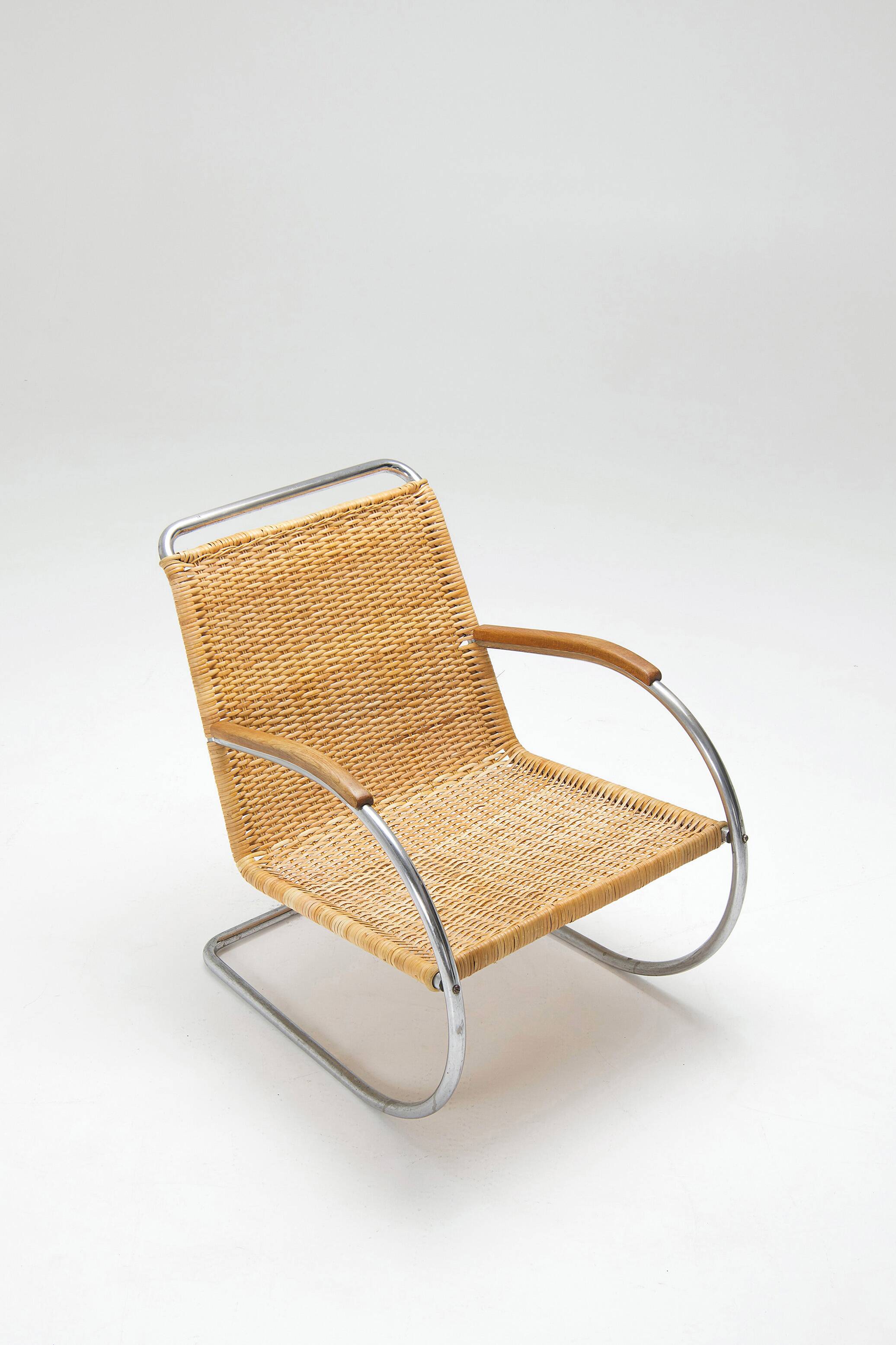 Tubular Cantilever Lounge Chair - Bas van Pelt