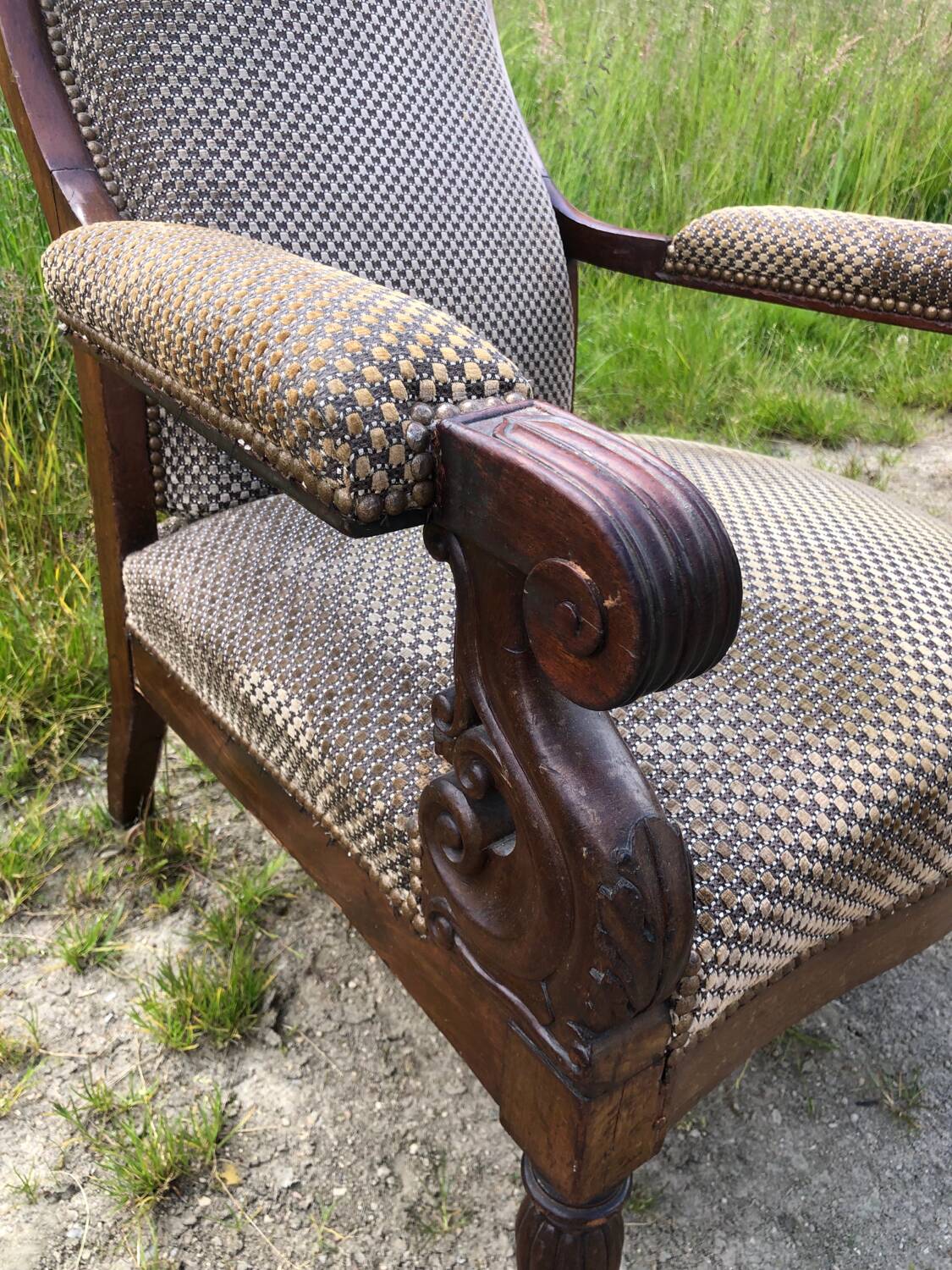 Voltaire wooden armchair in mahogany wood