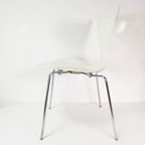 Designer chair, butterfly model 3107, Fritz Hansen, designed by A. Jacobsen