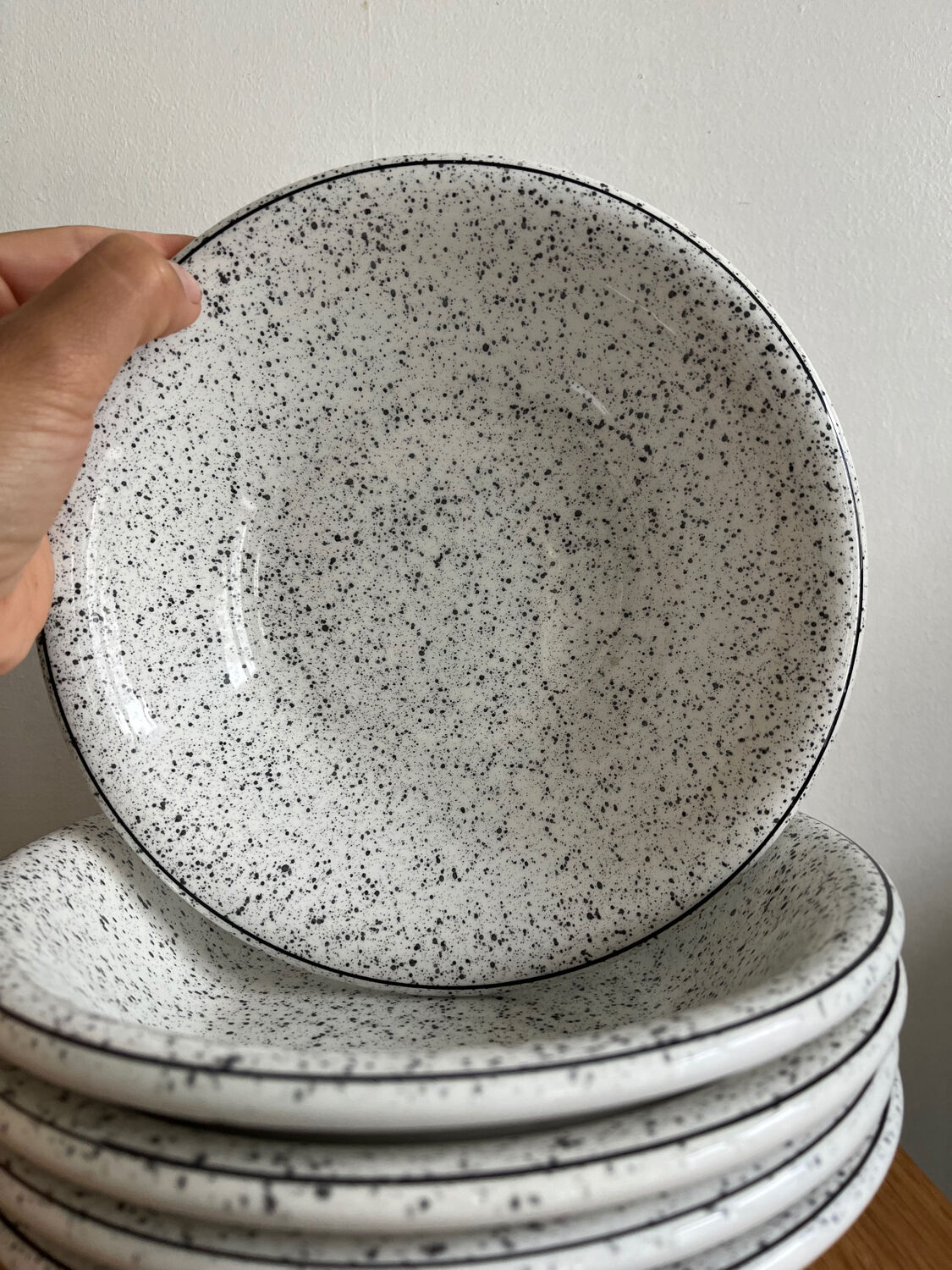 5 hollow plates in hand-speckled Italian ceramic