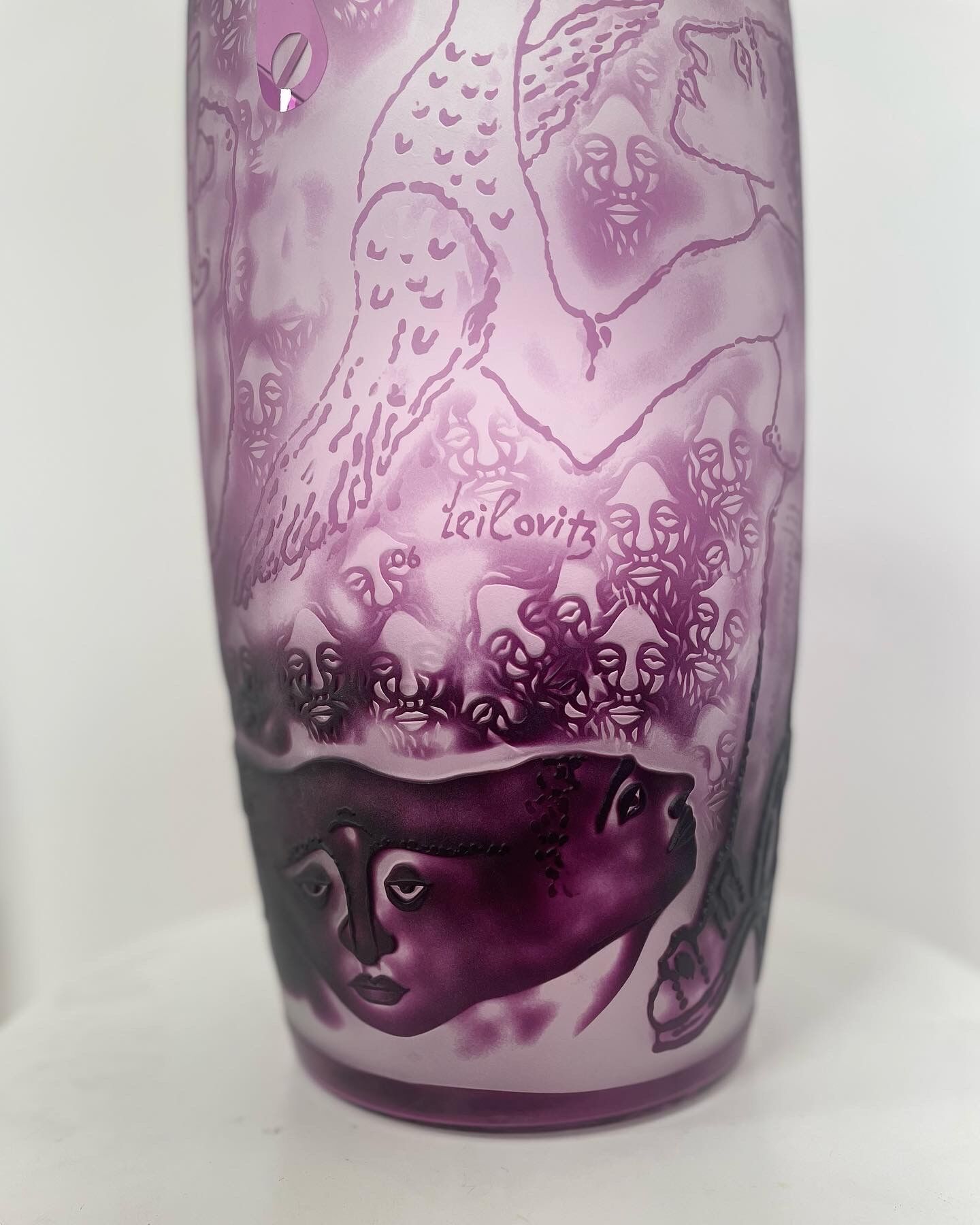 Vase of Edward Leibovitz