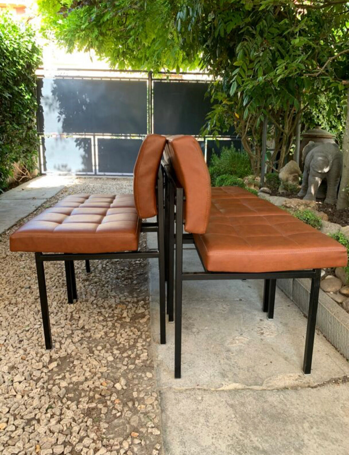 Suite de 5 chauffeuses skaï fauve 1950