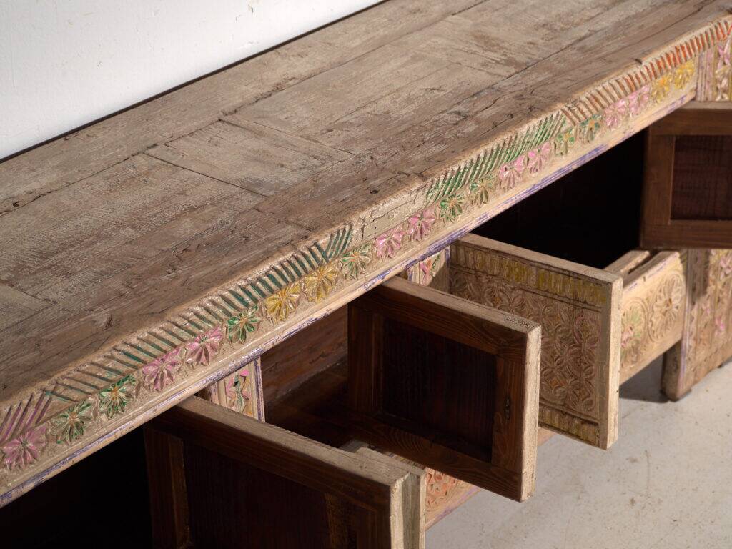 Polychrome carved antique buffet in pine – Xinjiang, circa 1900
