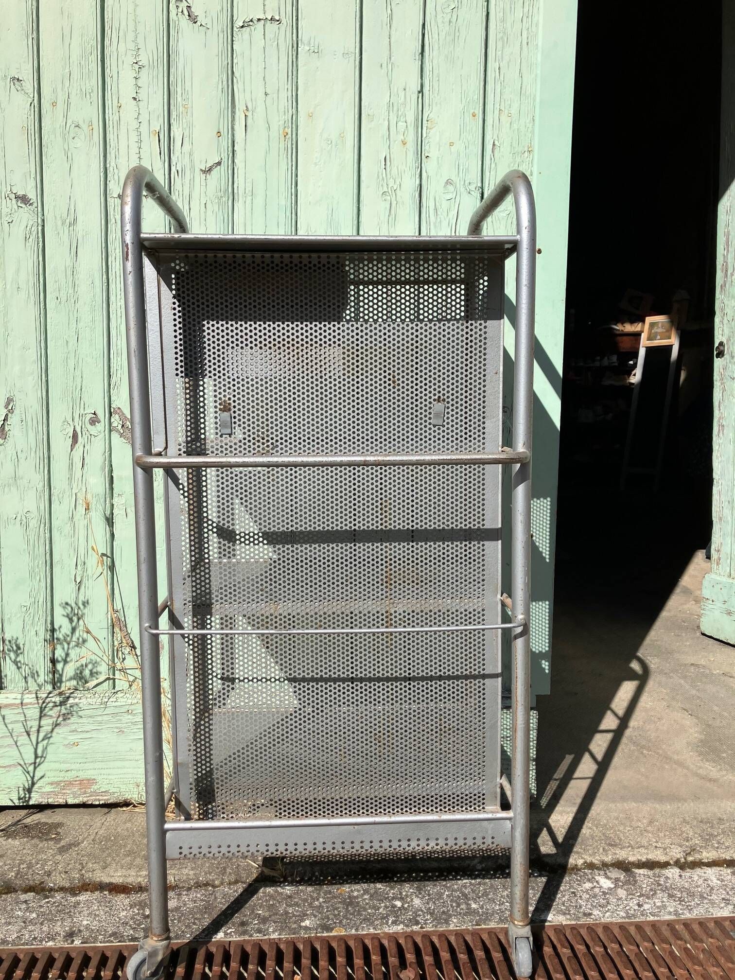 Industrial servant Heliolite