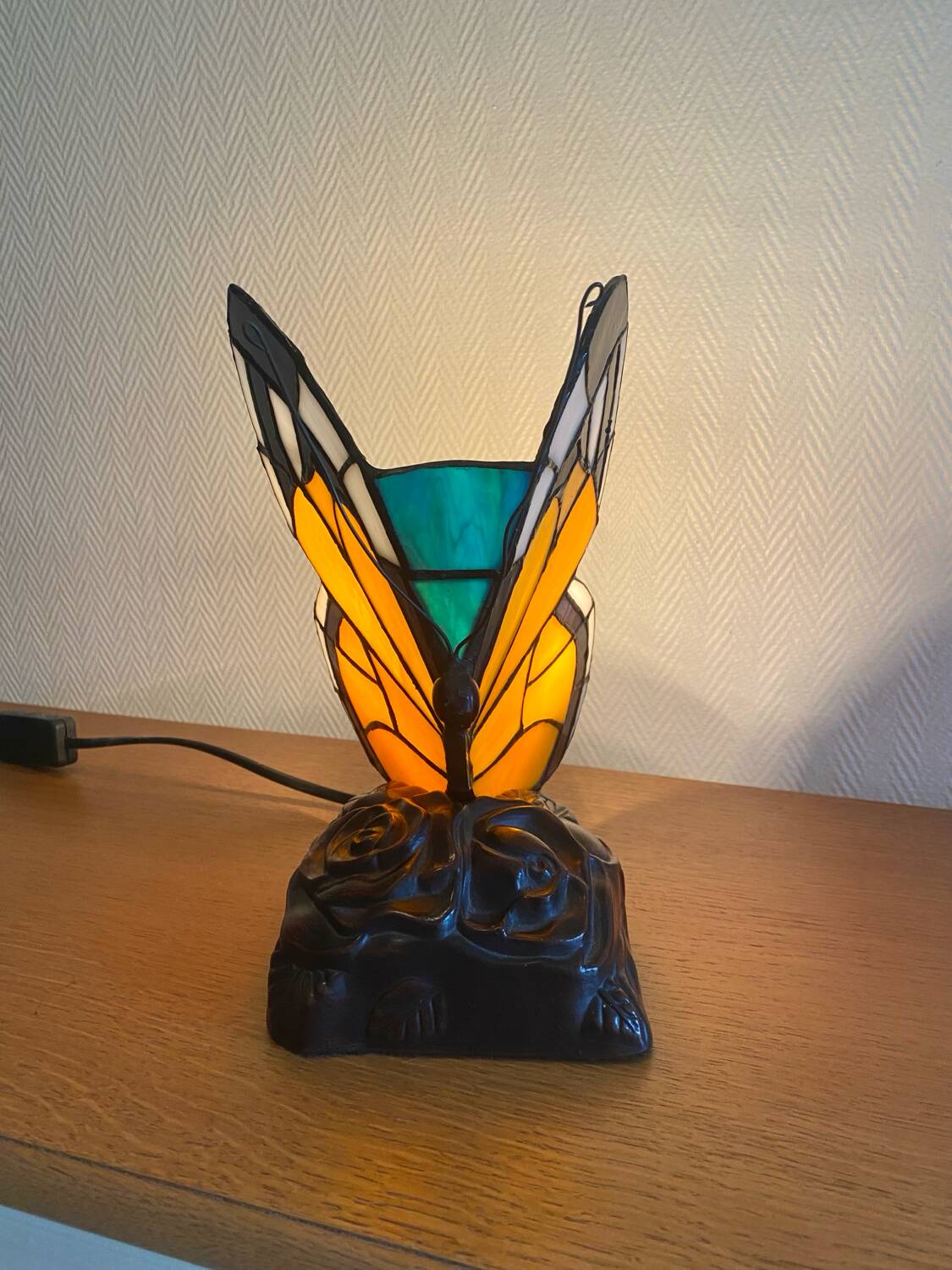 Lampe papillon style Tiffany en vitrail