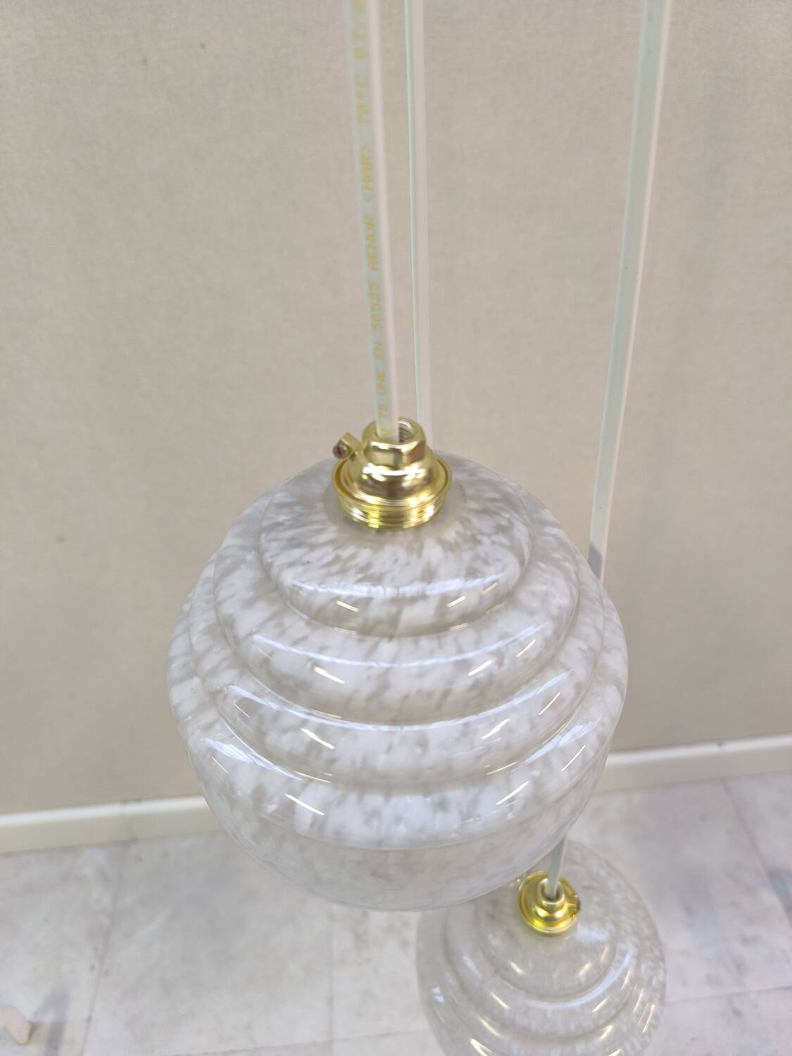 Triple suspension in white Clichy glass