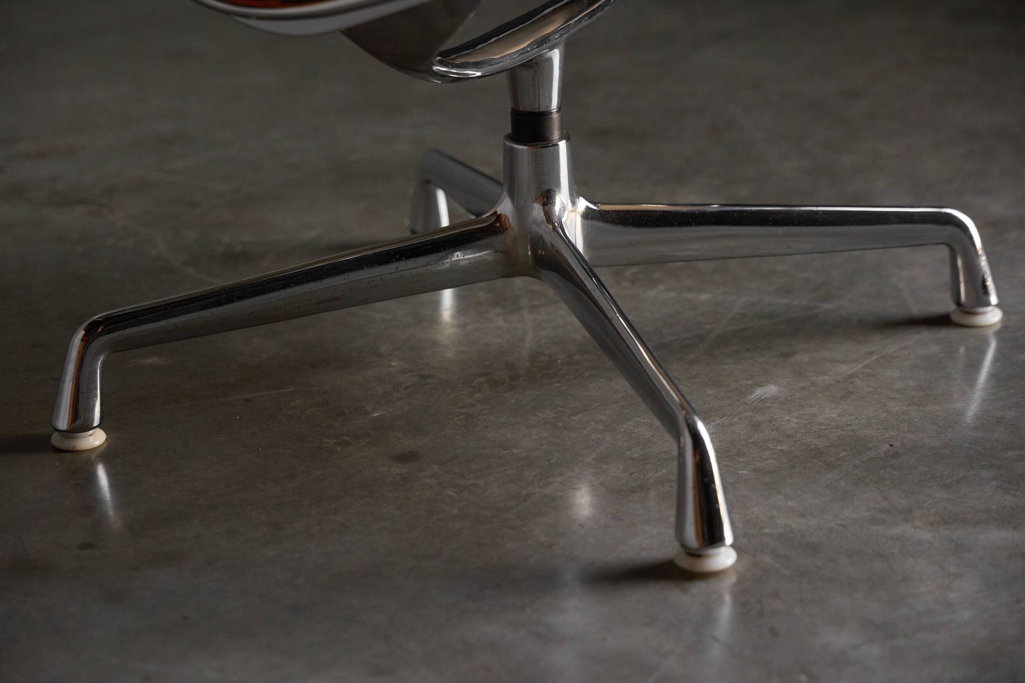 Chaise Soft Pad EA216 par Charles et Ray Eames, États-Unis, 1969