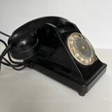 Téléphone ancien en Bakélite