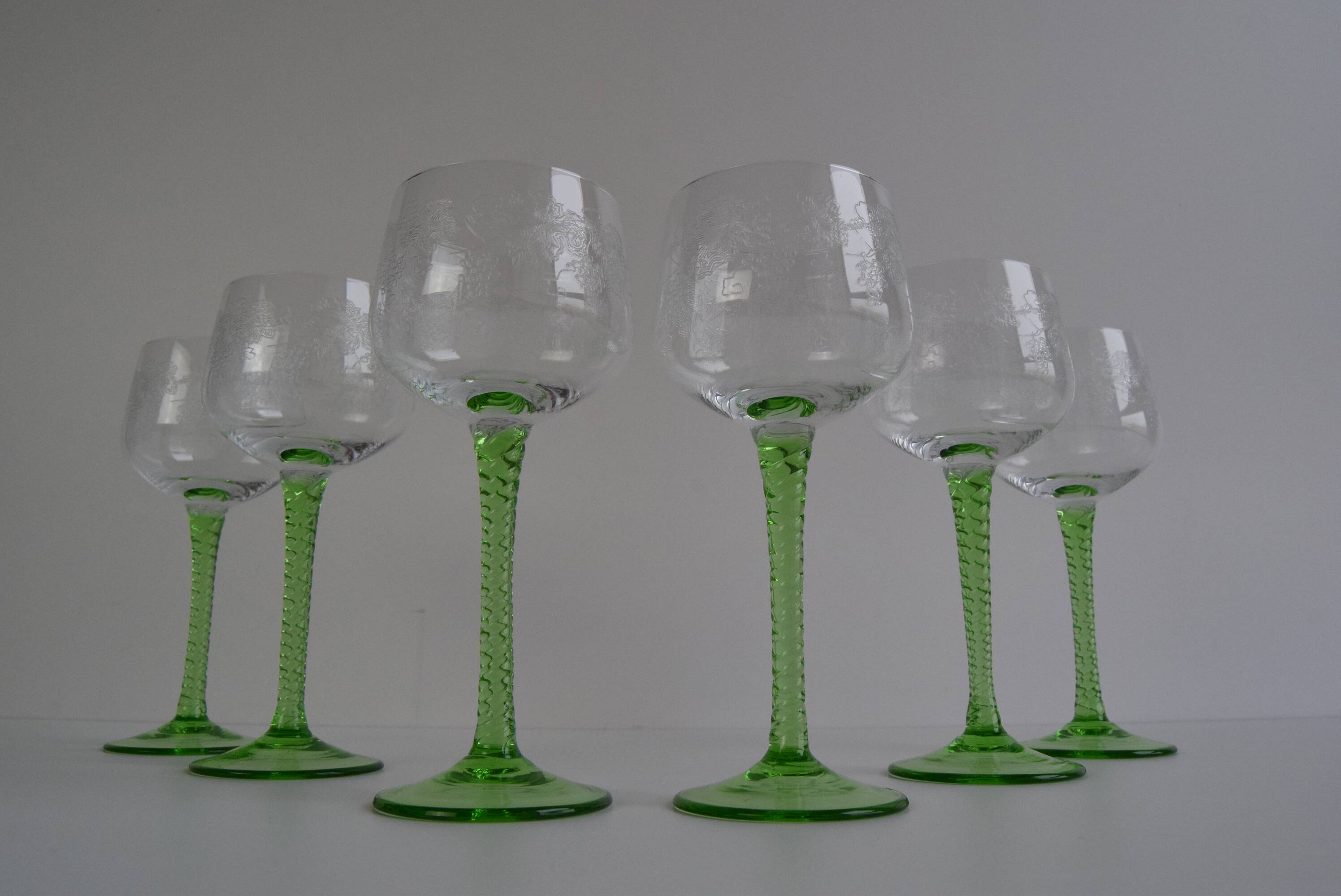 Set of six vintage stemmed glasses, 1960s.