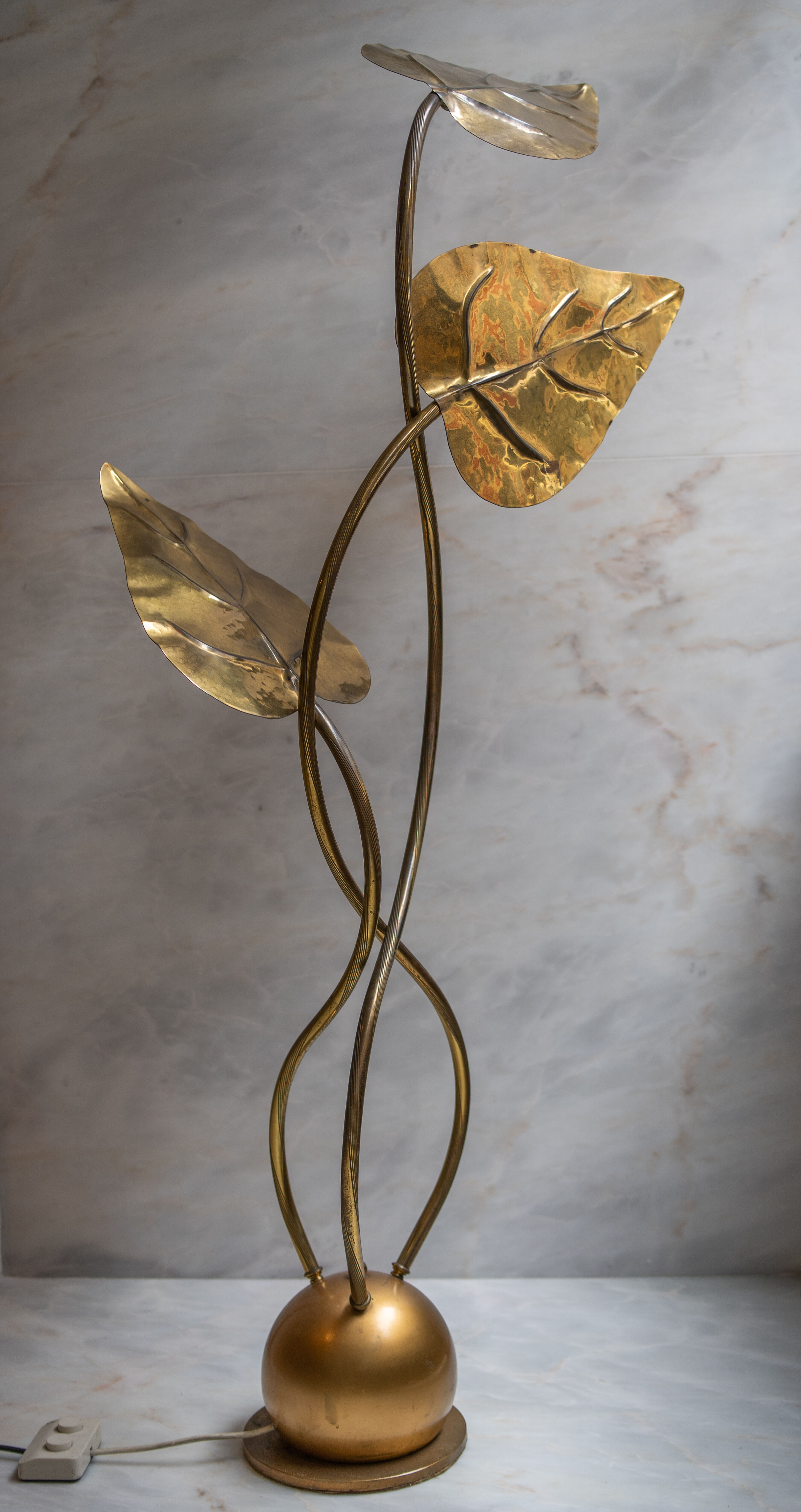 Rhubarb leaf brass floor lamp, Italy, 1970s
