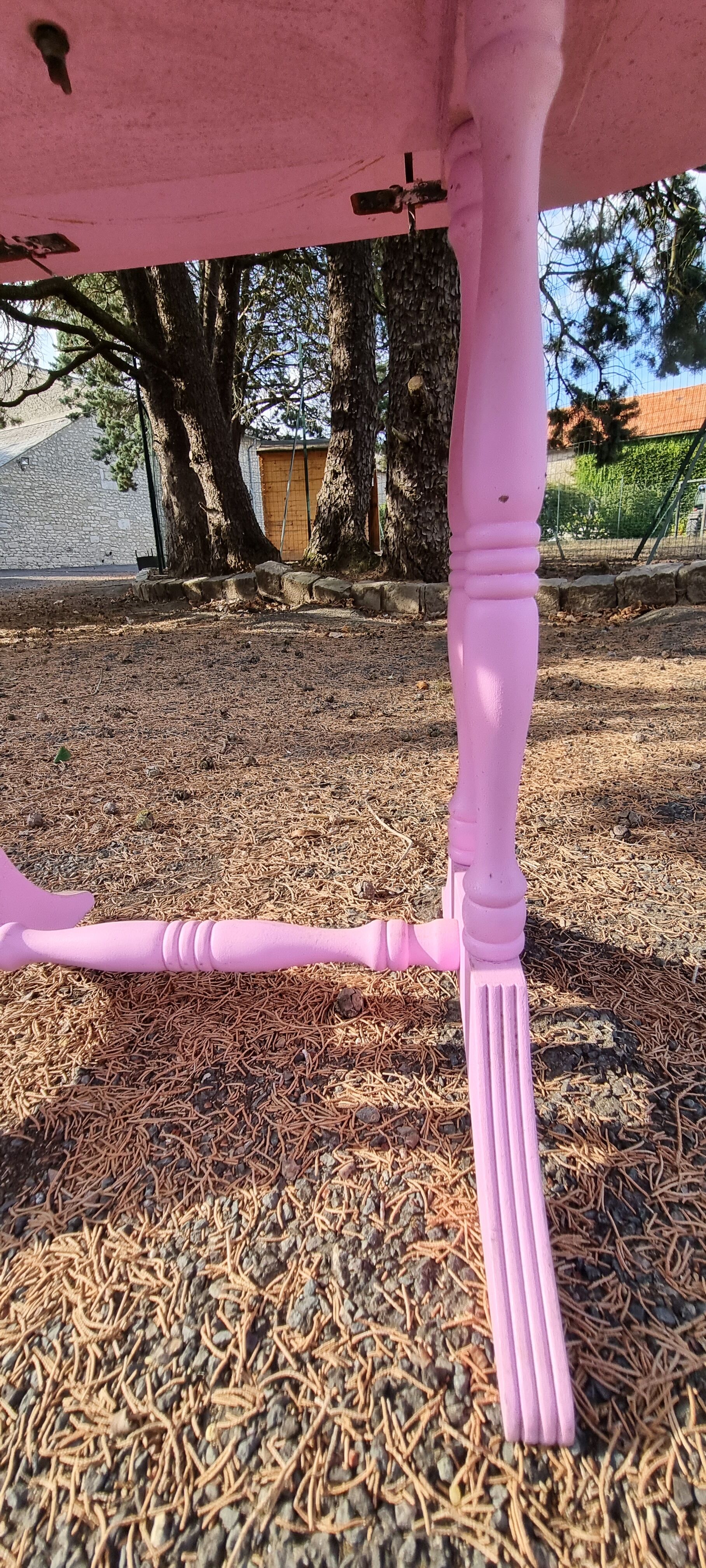 Children's table or coffee table folding