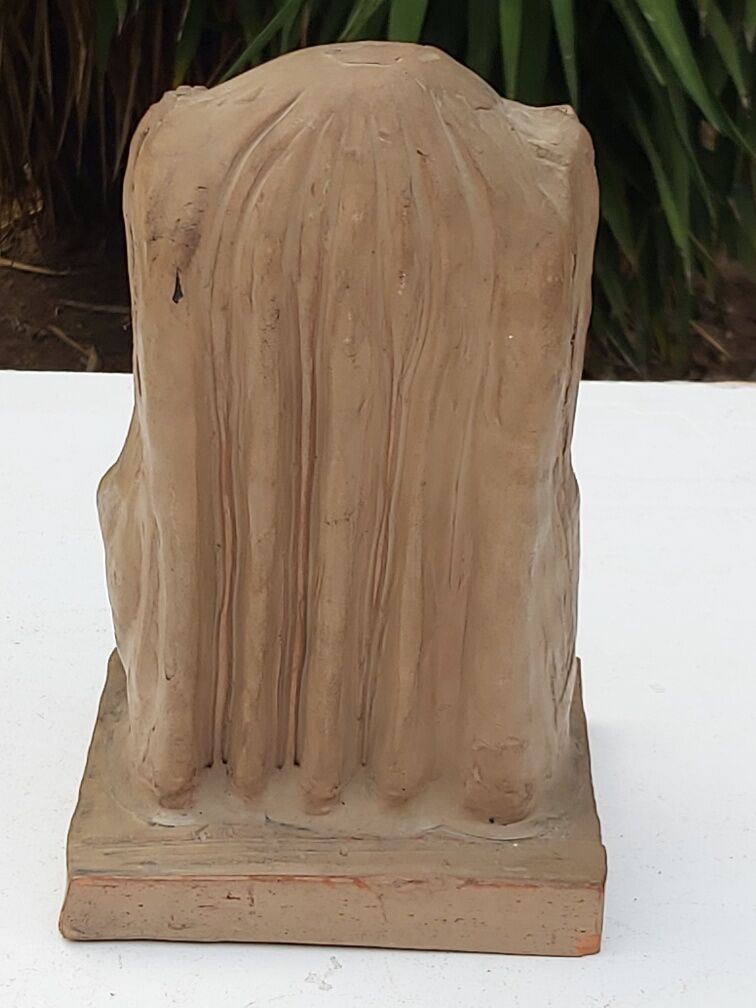Bust terracotta woman