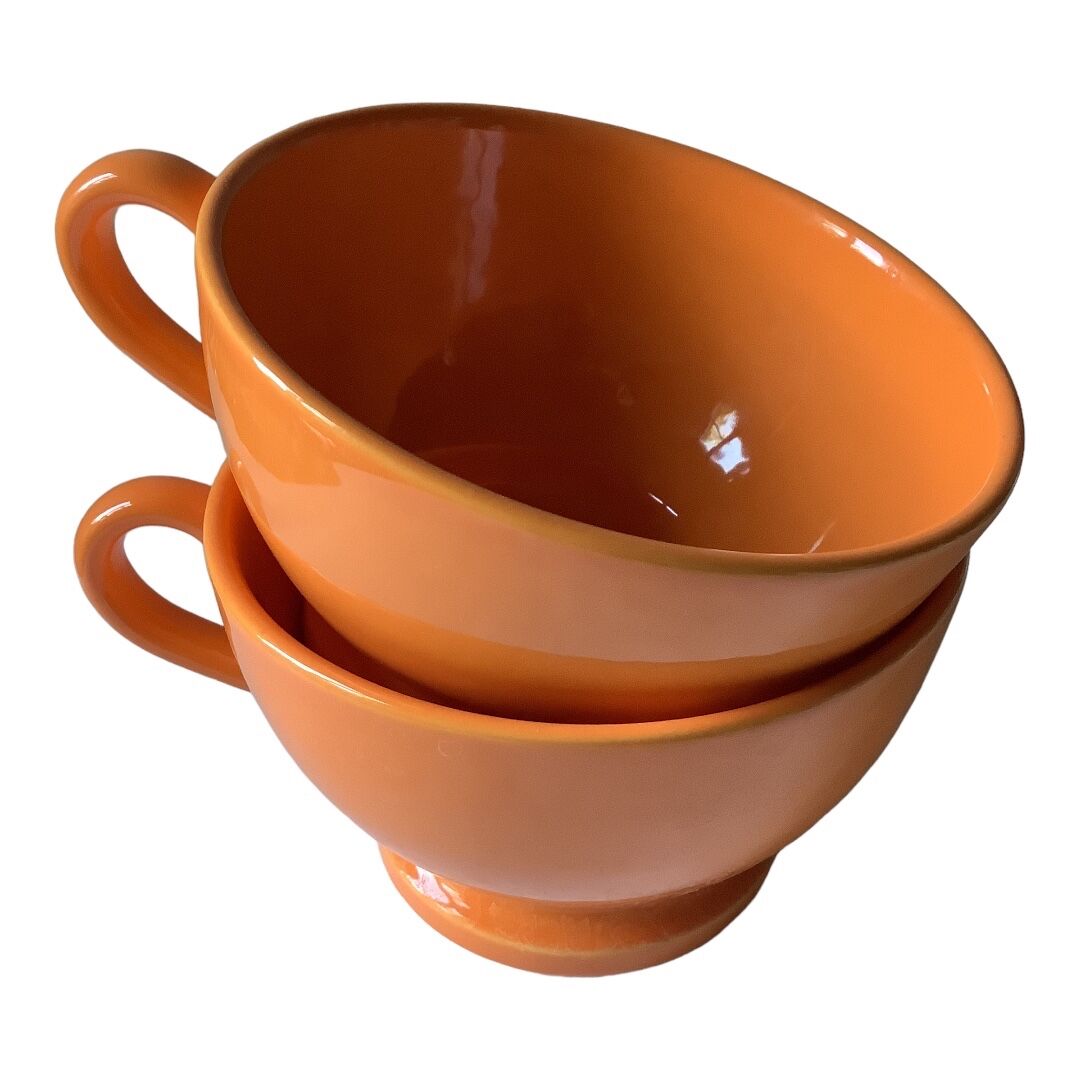 Pair of Varage earthenware bowls