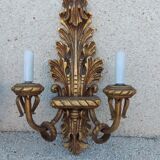 Paire d’appliques en bois doré sculpté