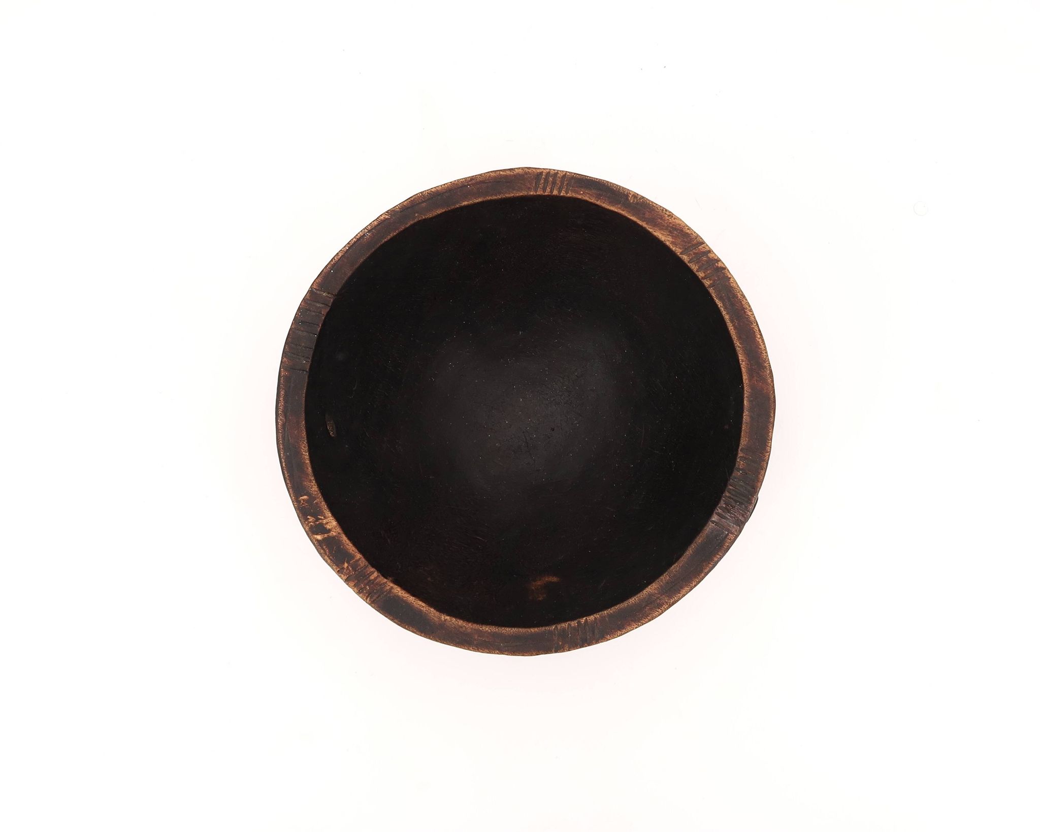 Empty African tumbler pocket dish in blackened wood, 1970s